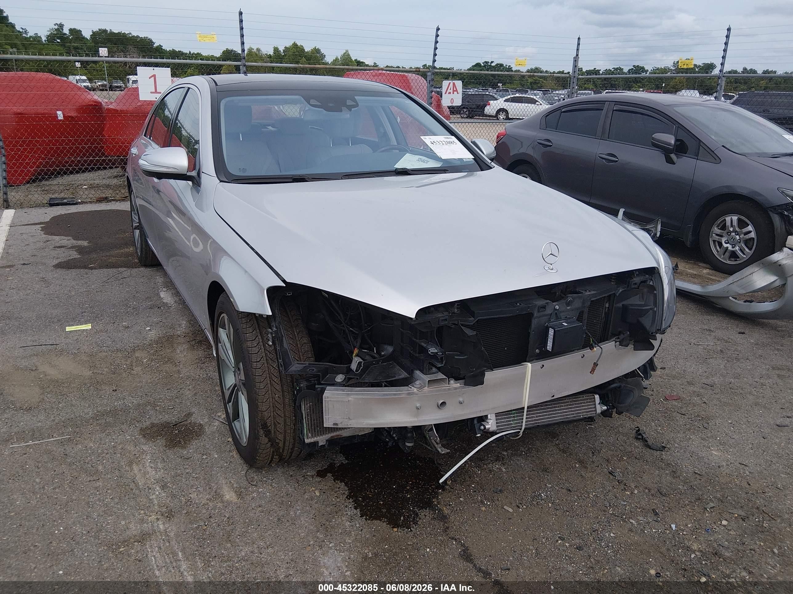2015 Mercedes-Benz S 550, VIN WDDUG8CB5FA103965 — Front end