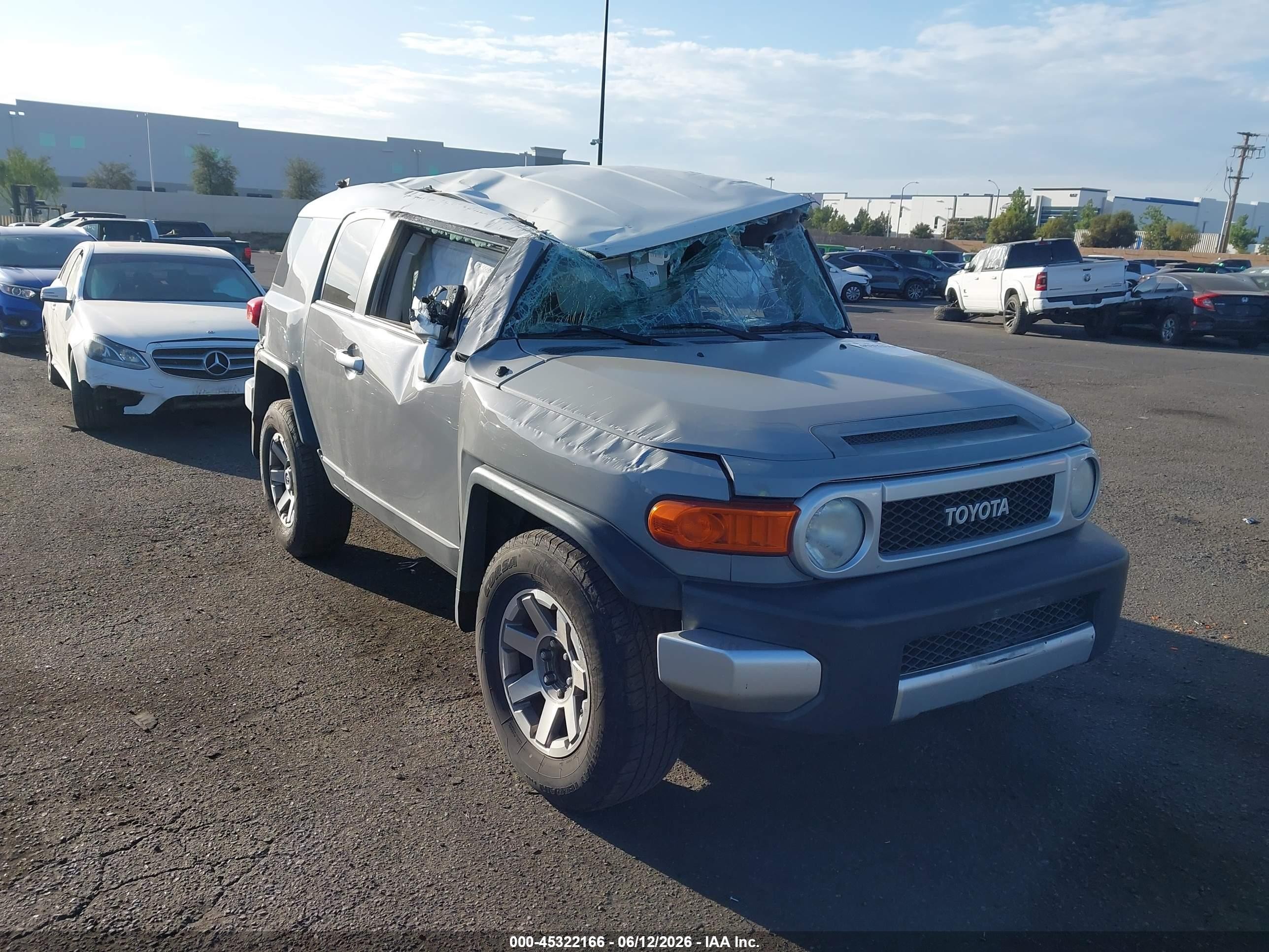 2014 Toyota FJ Cruiser, VIN JTEZU4BFXEK013785 — Rollover