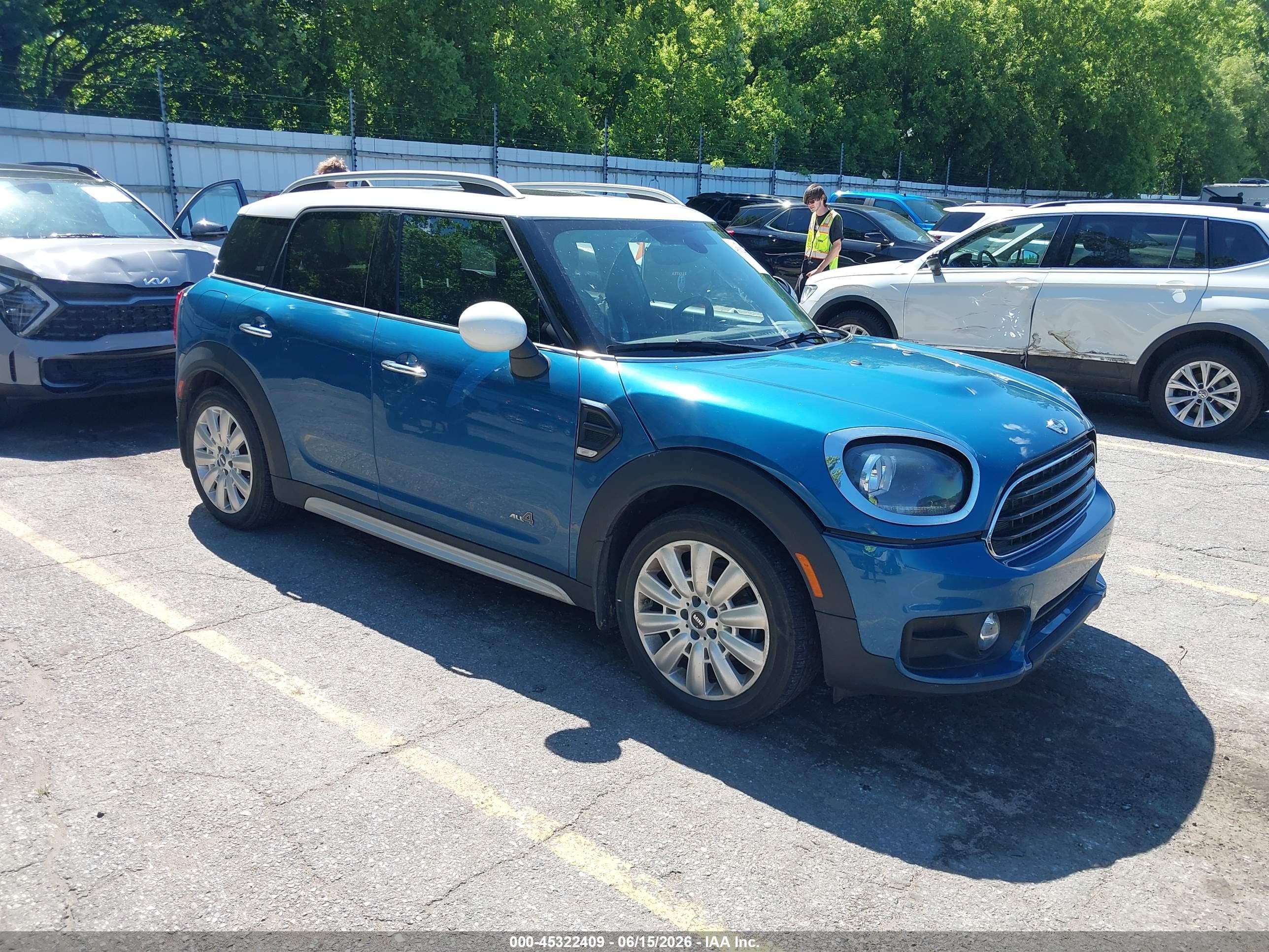 2018 MINI Countryman Cooper, VIN WMZYV5C32J3E03598 — Rear end