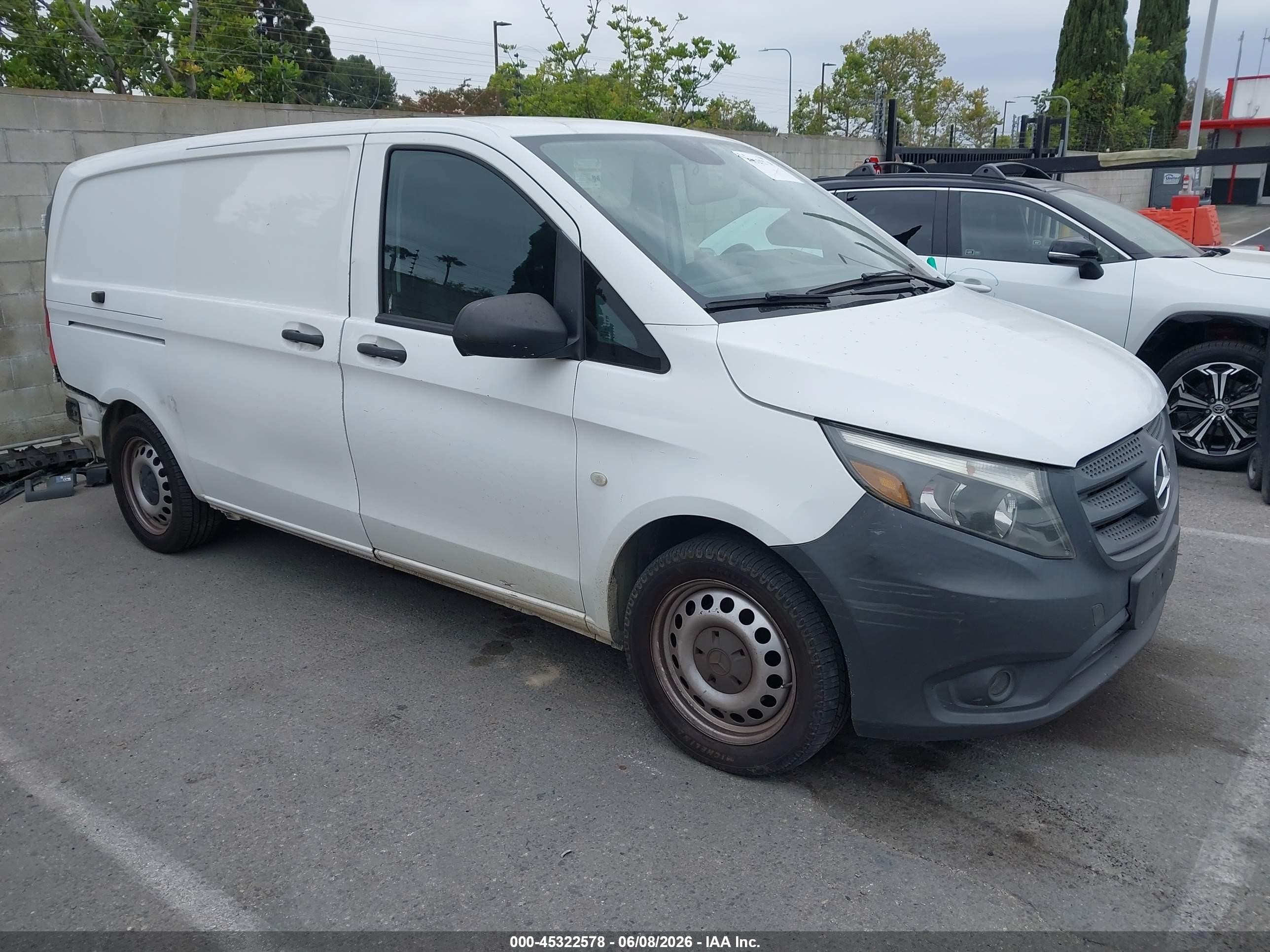 2016 Mercedes-Benz Metris Cargo, VIN WD3PG2EA0G3079759 — Зад
