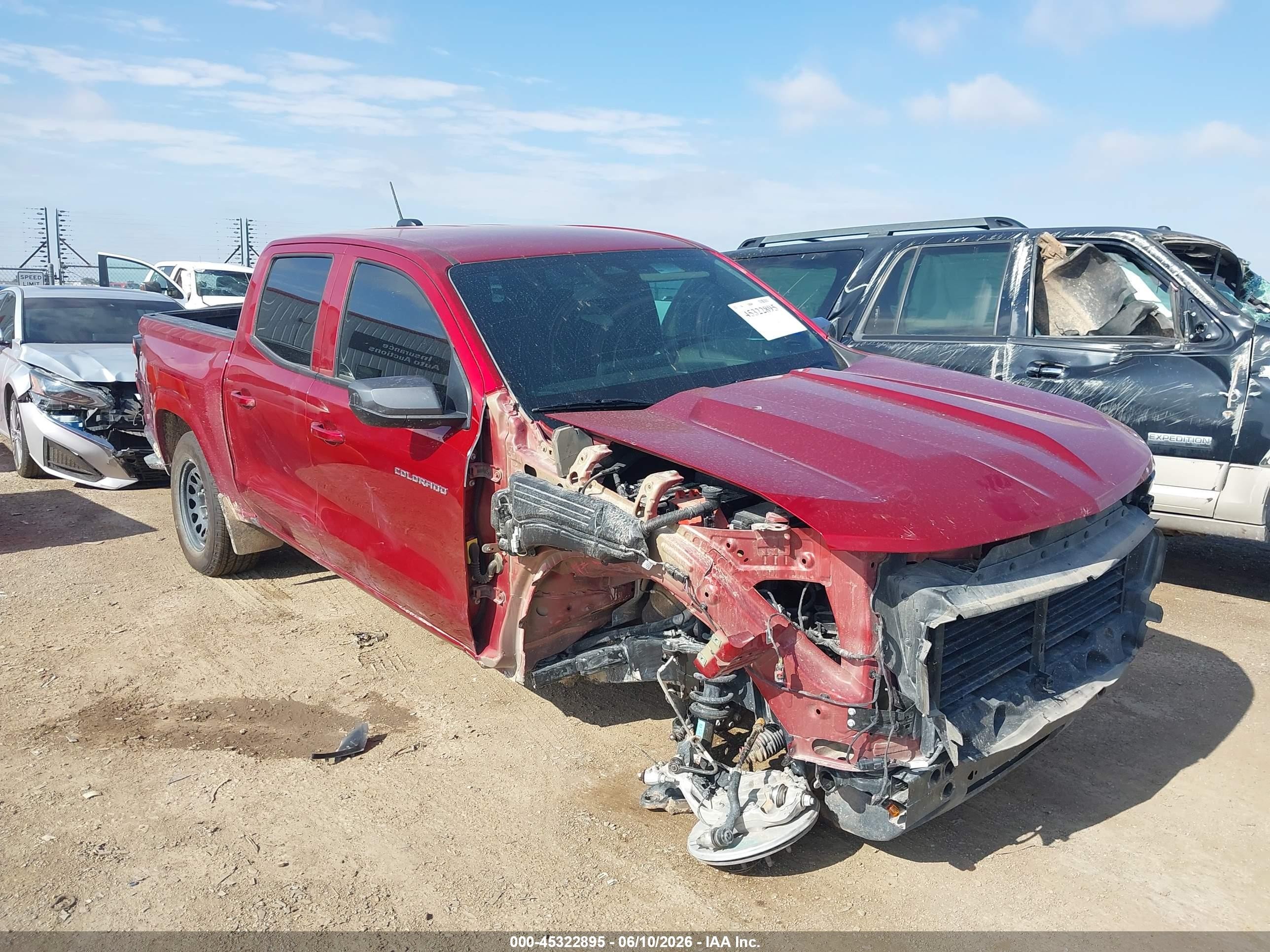 2025 Chevrolet Colorado 2WD LT, VIN 1GCPSCEK3S1227197 — Front end