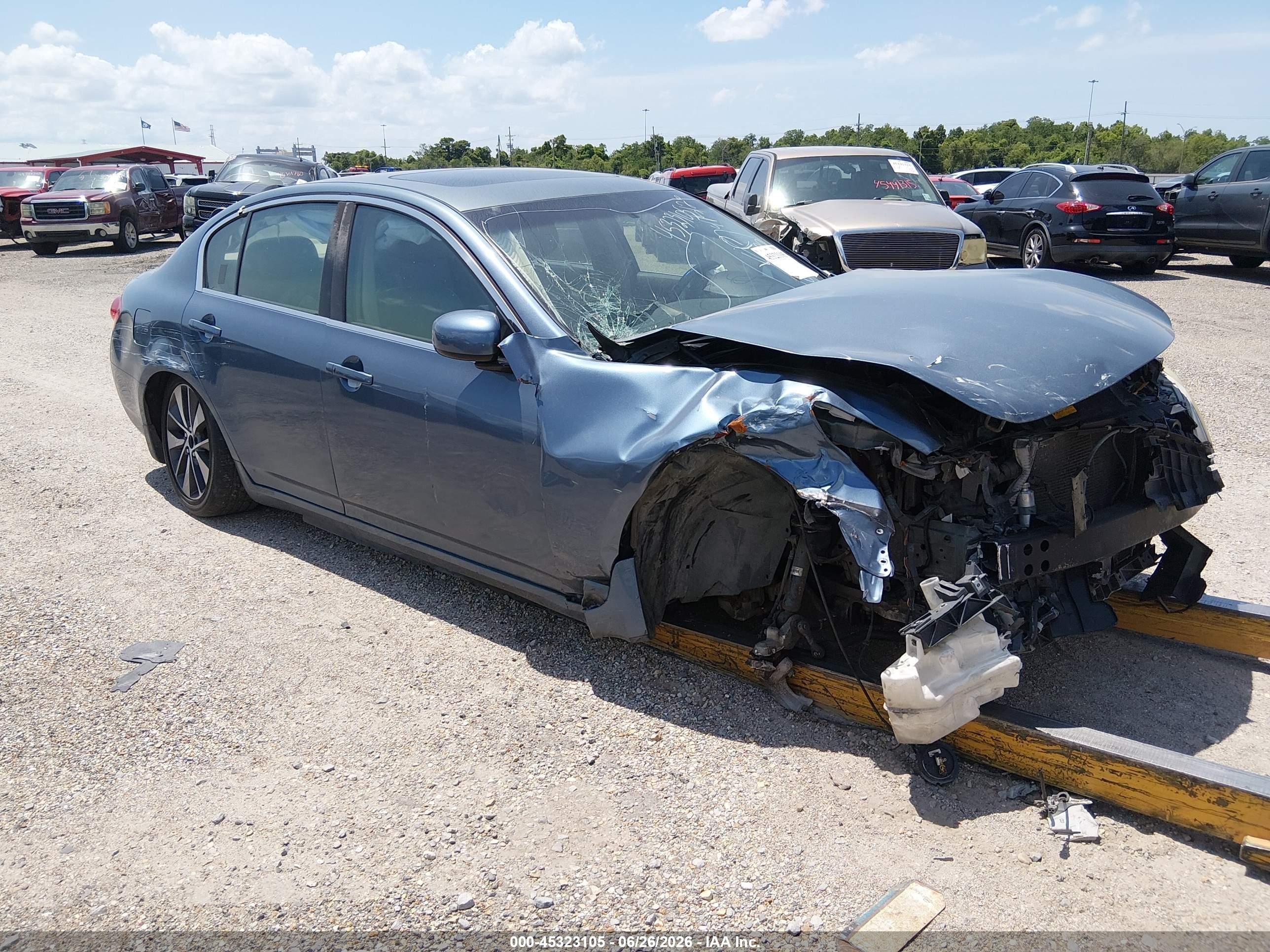 2007 Infiniti G35 Journey, VIN JNKBV61E57M715753 — Front end