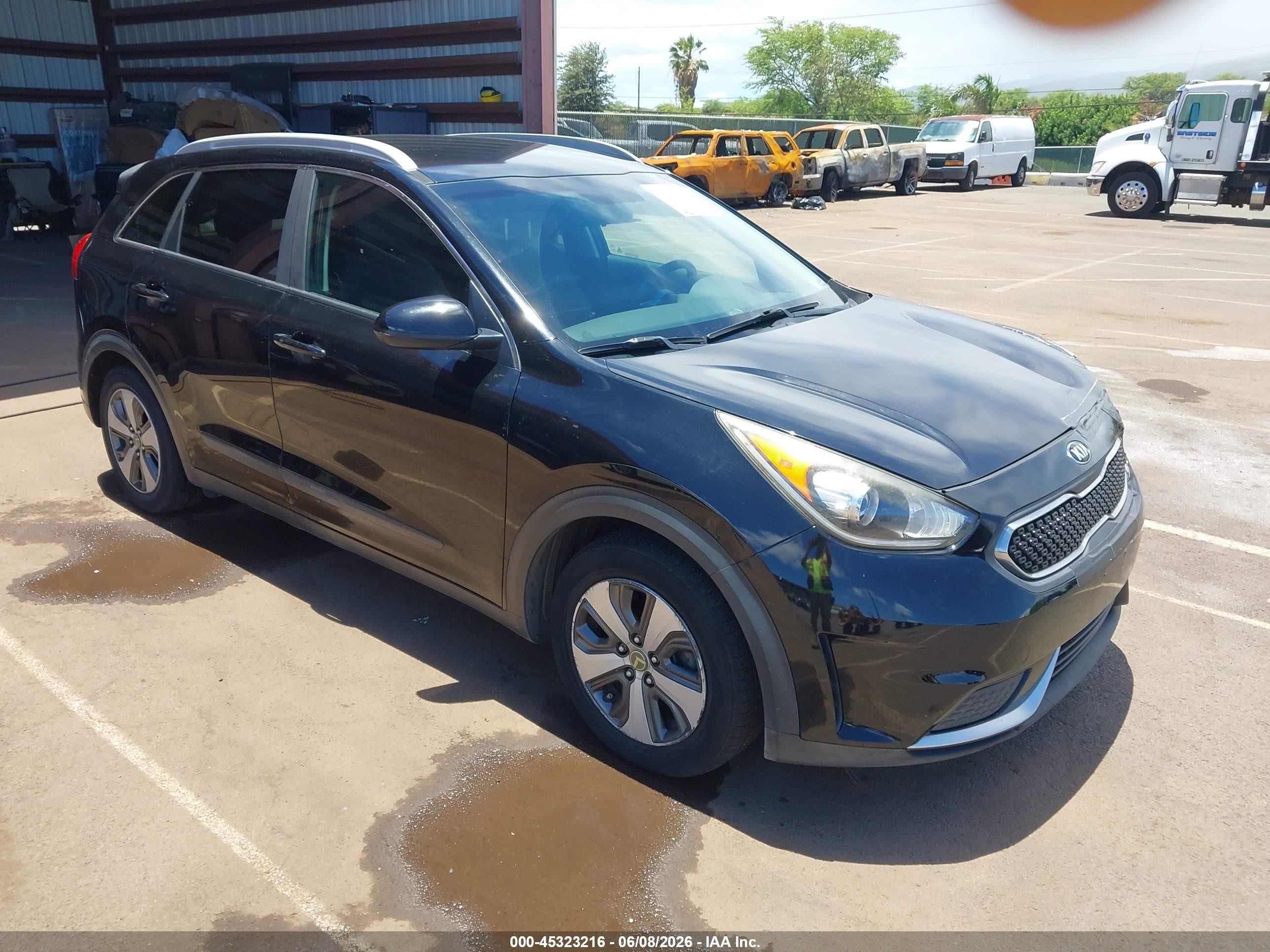 2018 Kia Niro LX, VIN KNDCB3LC6J5210296 — Front end