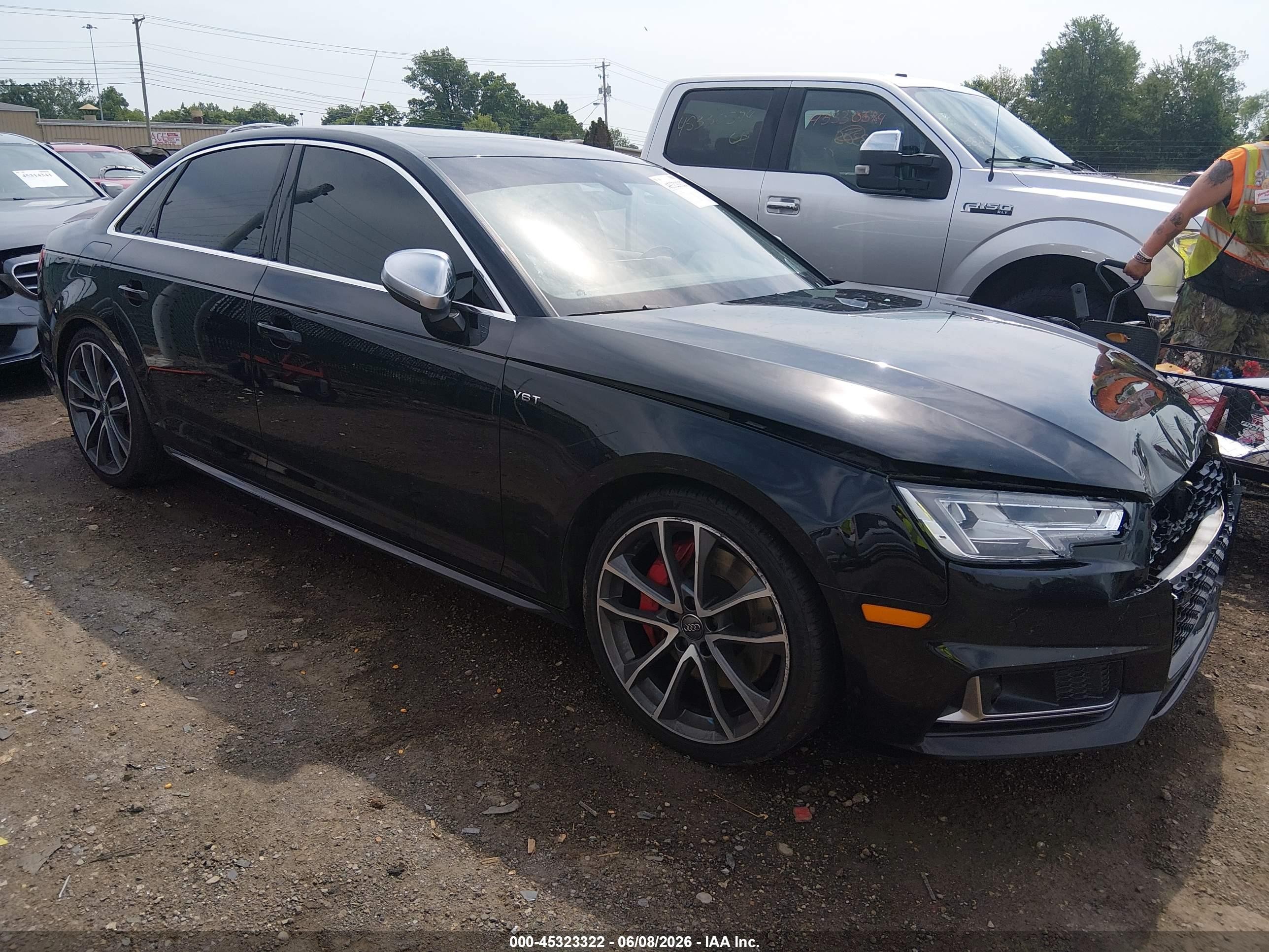 2018 Audi S4 Prestige, VIN WAUC4AF44JA001470 — Перед