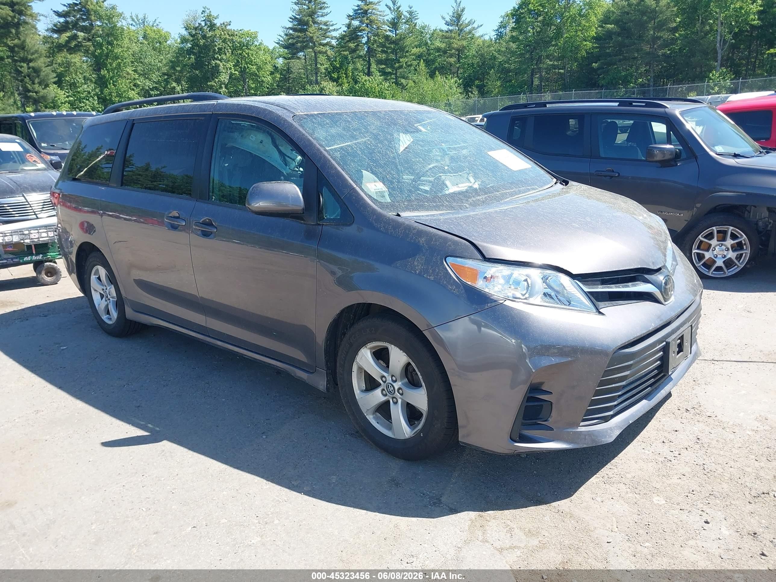 2018 Toyota Sienna LE, VIN 5TDKZ3DC6JS921285 — Biohazard / chemical