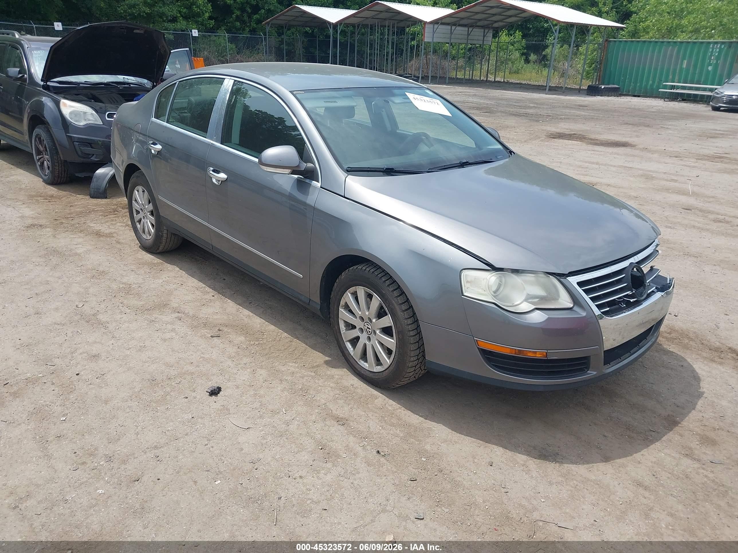 2008 Volkswagen Passat Turbo, VIN WVWJK73C98P112313 — Front end