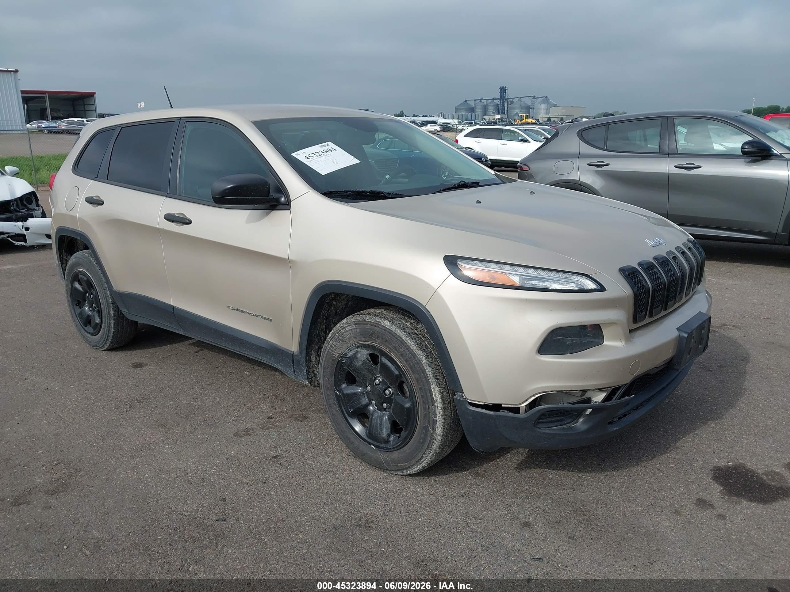 2014 Jeep Cherokee Sport, VIN 1C4PJMAB8EW272867 — Перед