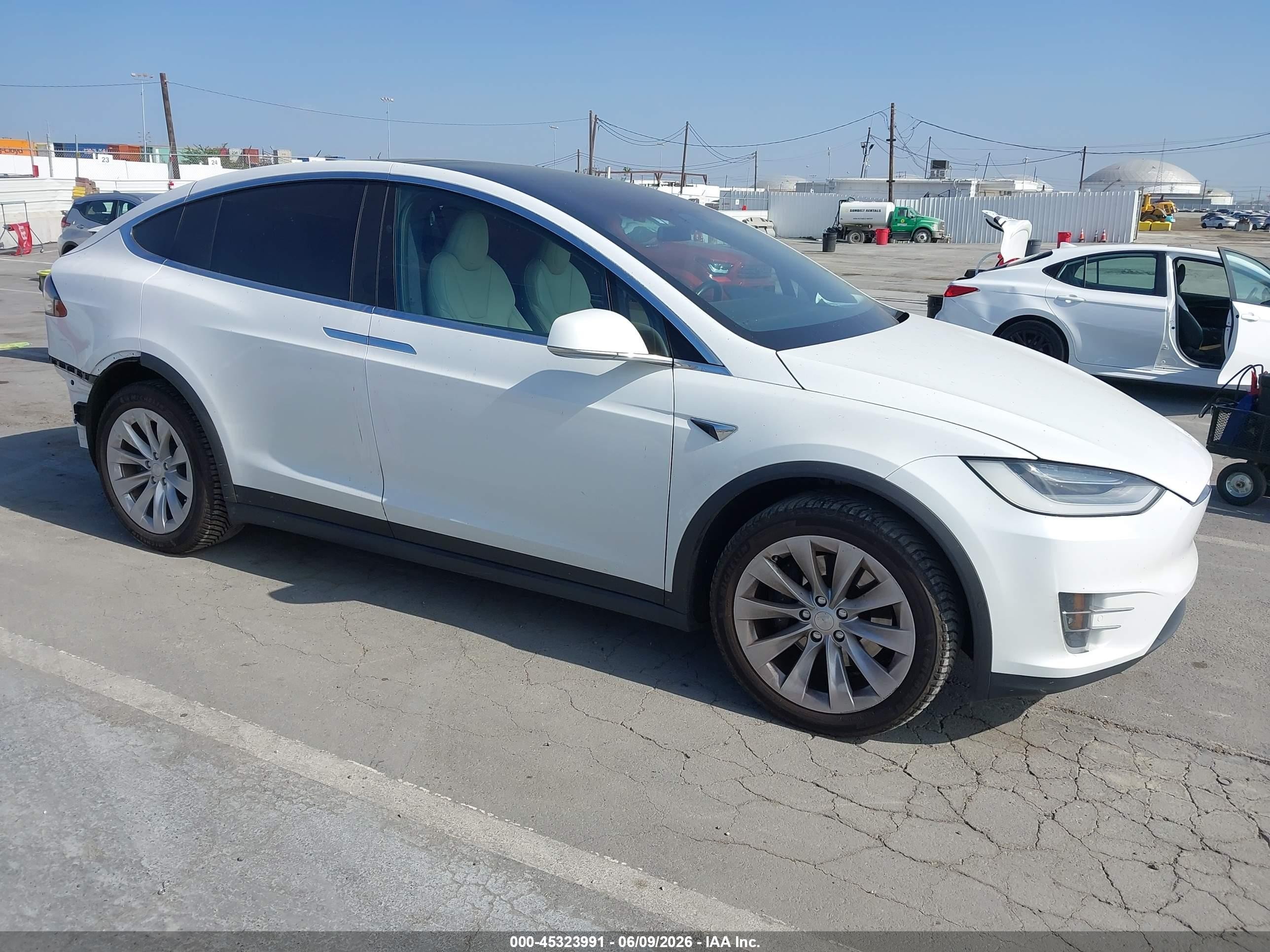 2020 Tesla Model X Long Range, VIN 5YJXCDE27LF297135 — Rear end