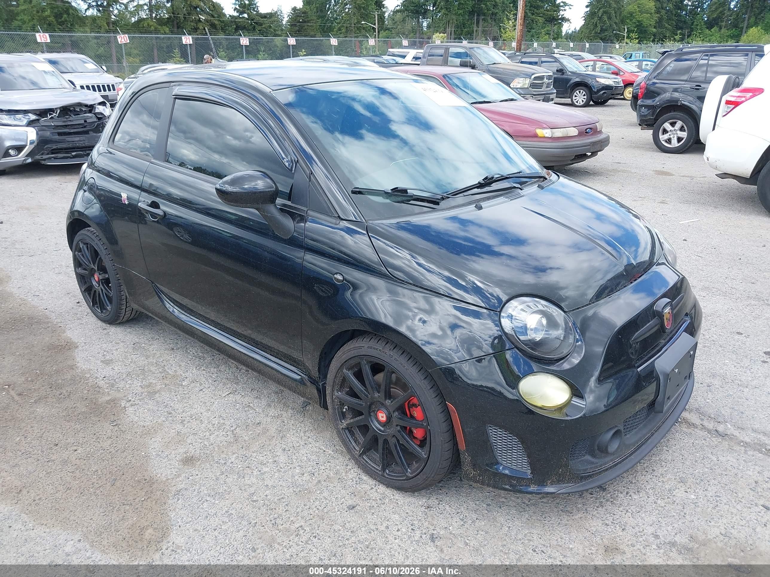 2017 FIAT 500 Abarth, VIN 3C3CFFFH8HT556359 — Normal wear