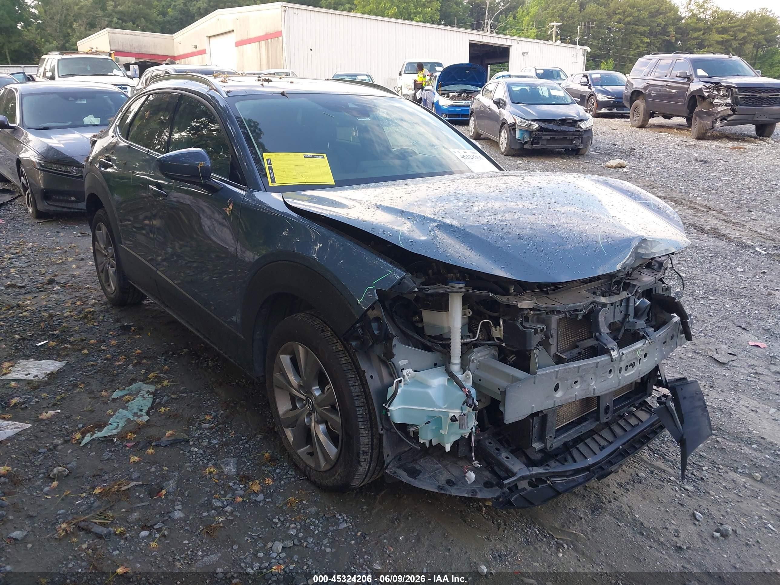2021 Mazda CX-30 Premium, VIN 3MVDMBDL2MM314806 — Front end