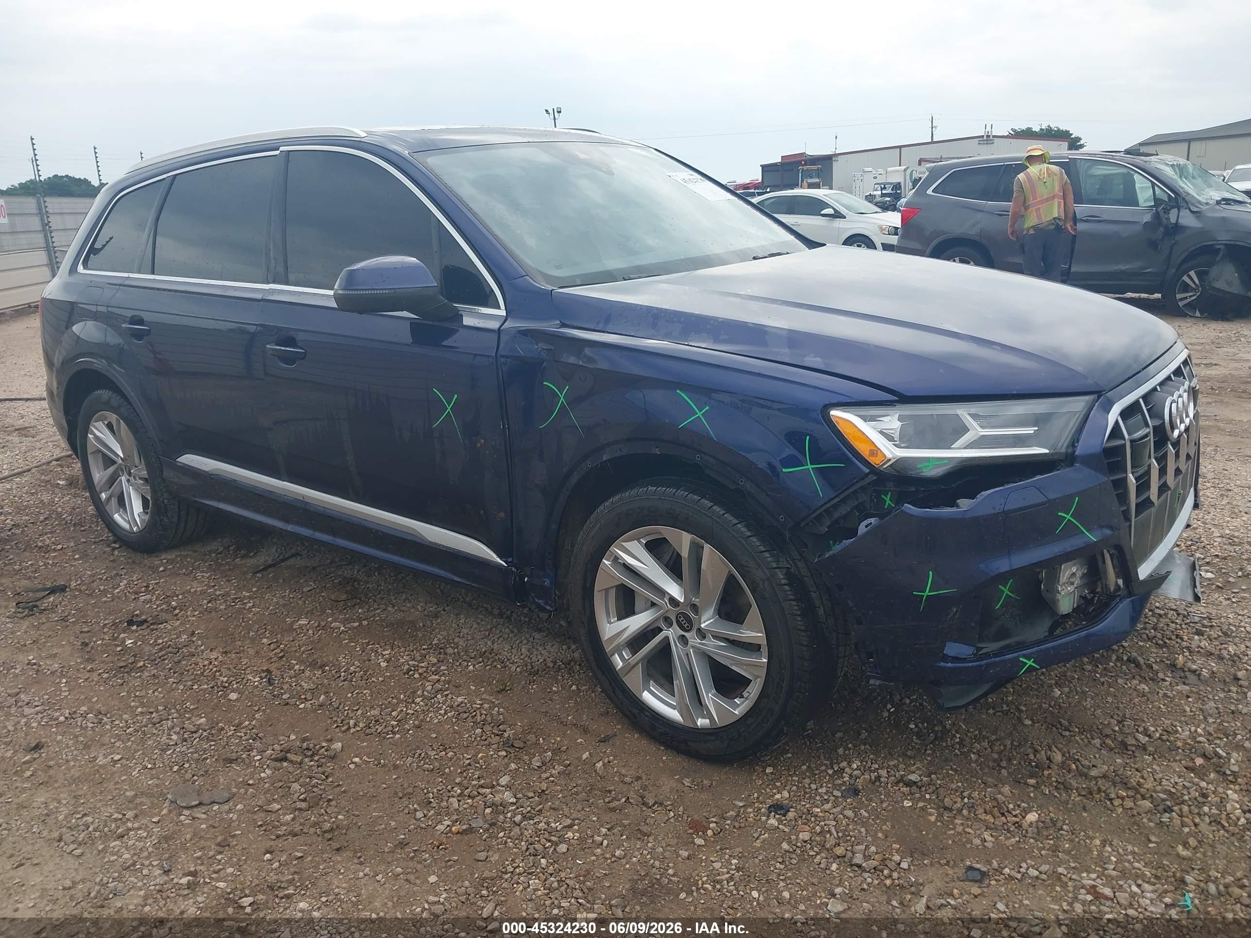 2022 Audi Q7 Premium Plus, VIN WA1LXBF77ND012066 — Front end