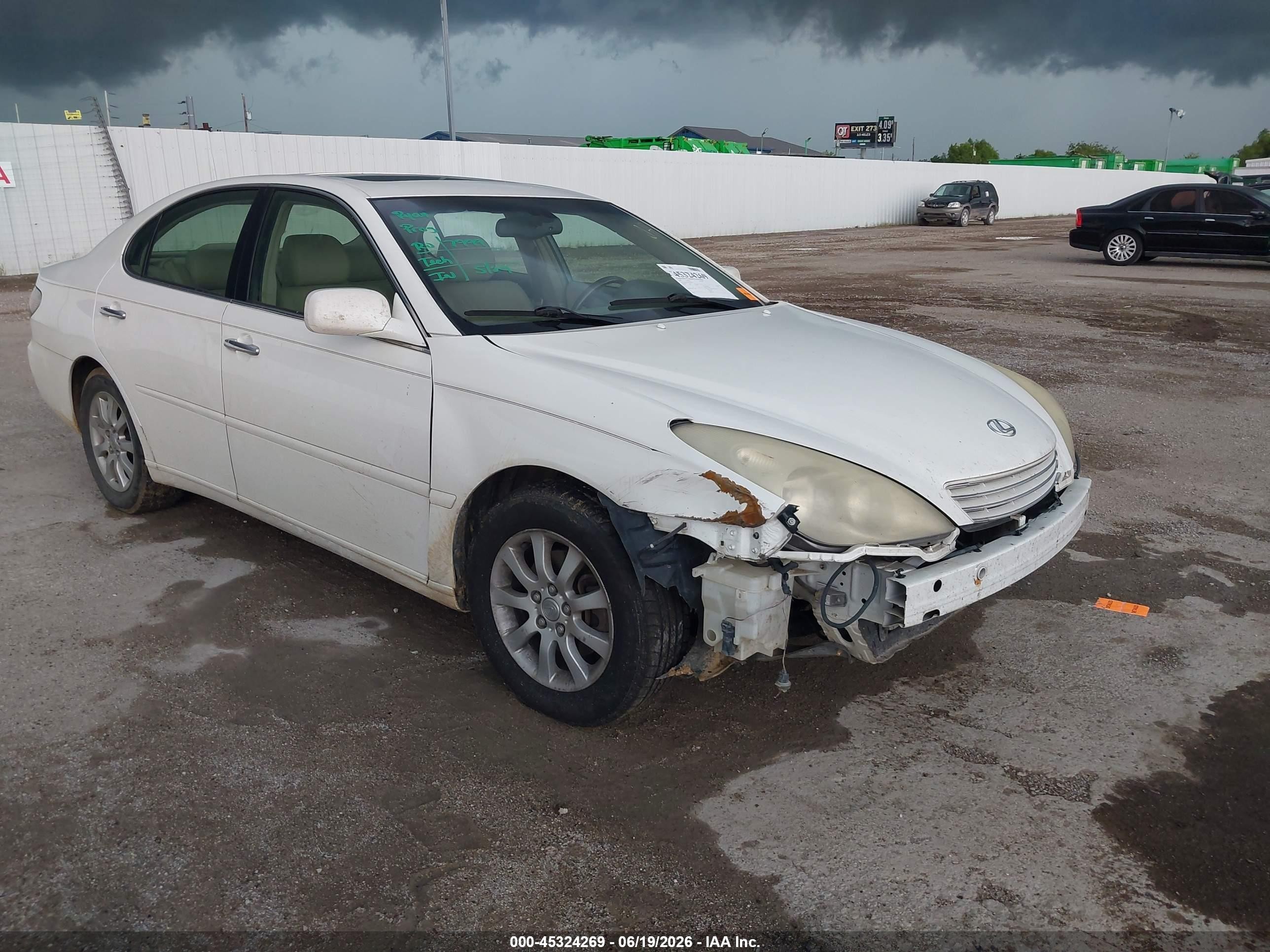 2004 Lexus ES 350, VIN JTHBA30G745019849 — Front end