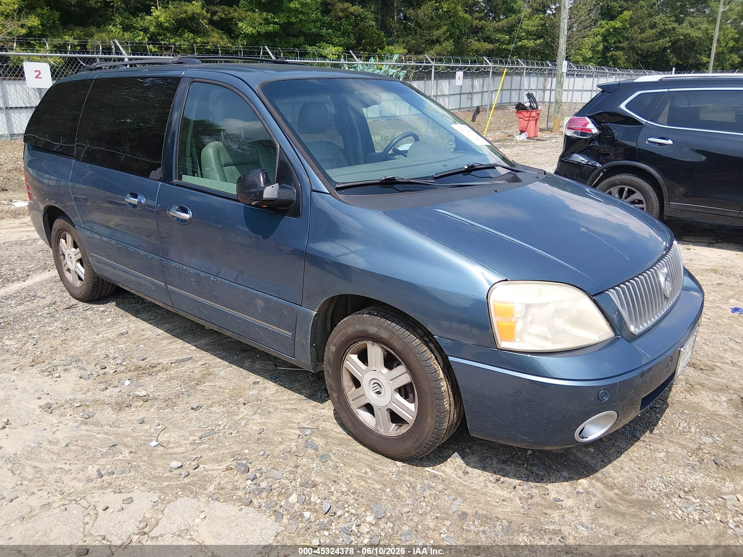 2004 Mercury Monterey Convenience, VIN 2MRDA20284BJ12431 — Зад