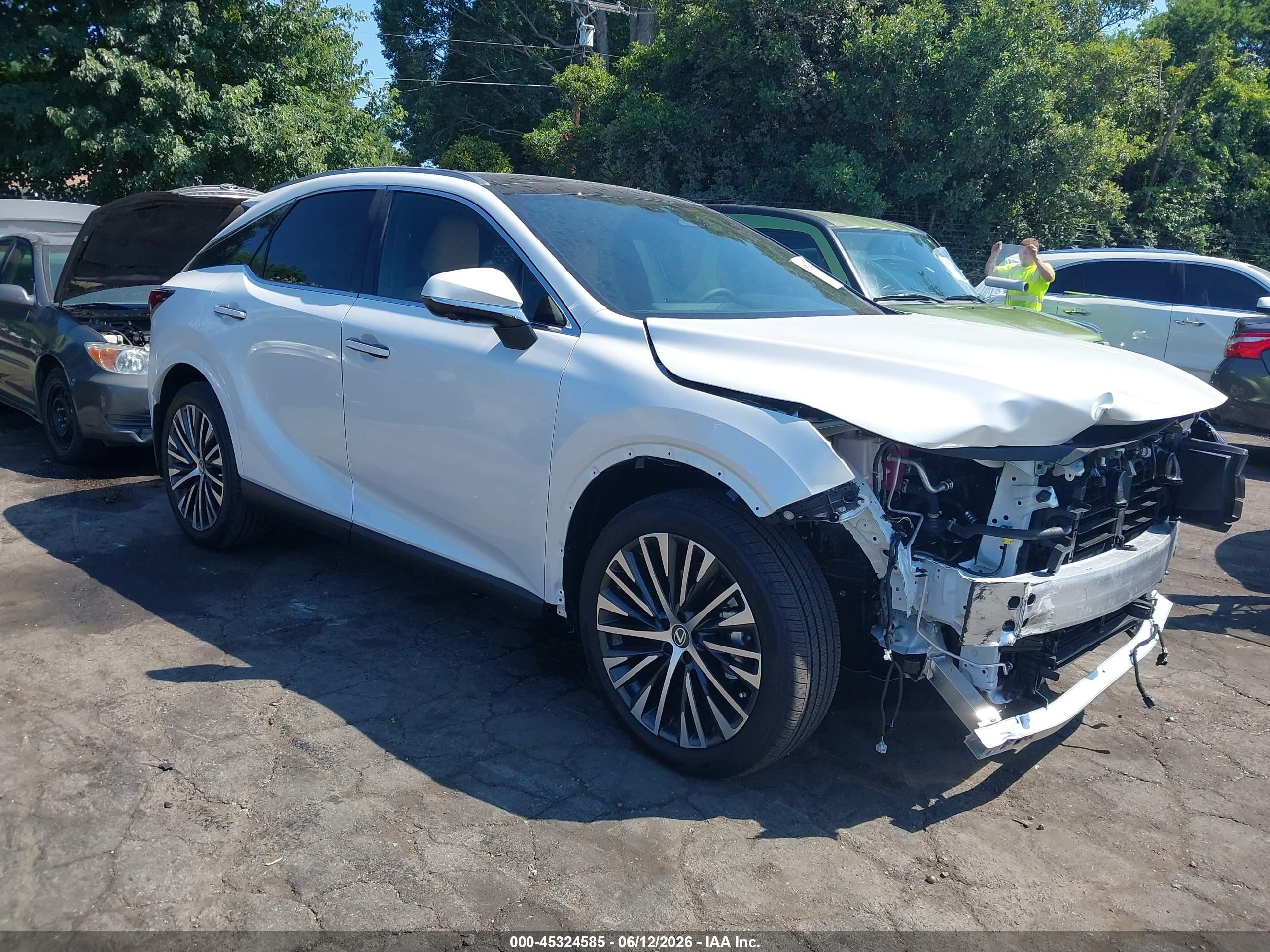 2026 Lexus RX RX 350h Premium+, VIN 2T2BBMCAXTC134924 — Front end
