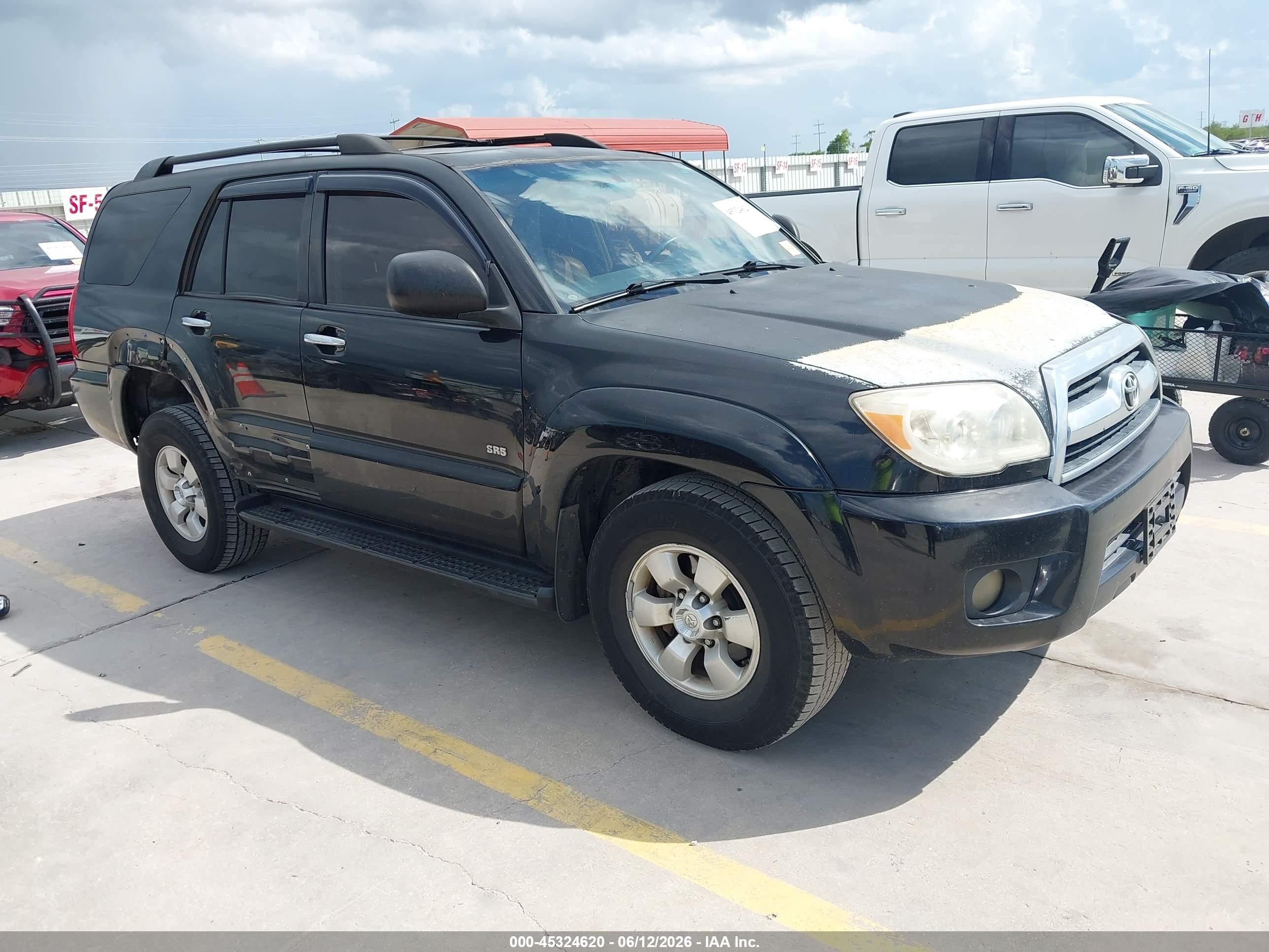 2006 Toyota 4Runner SR5, VIN JTEZU14R168054309 — Side