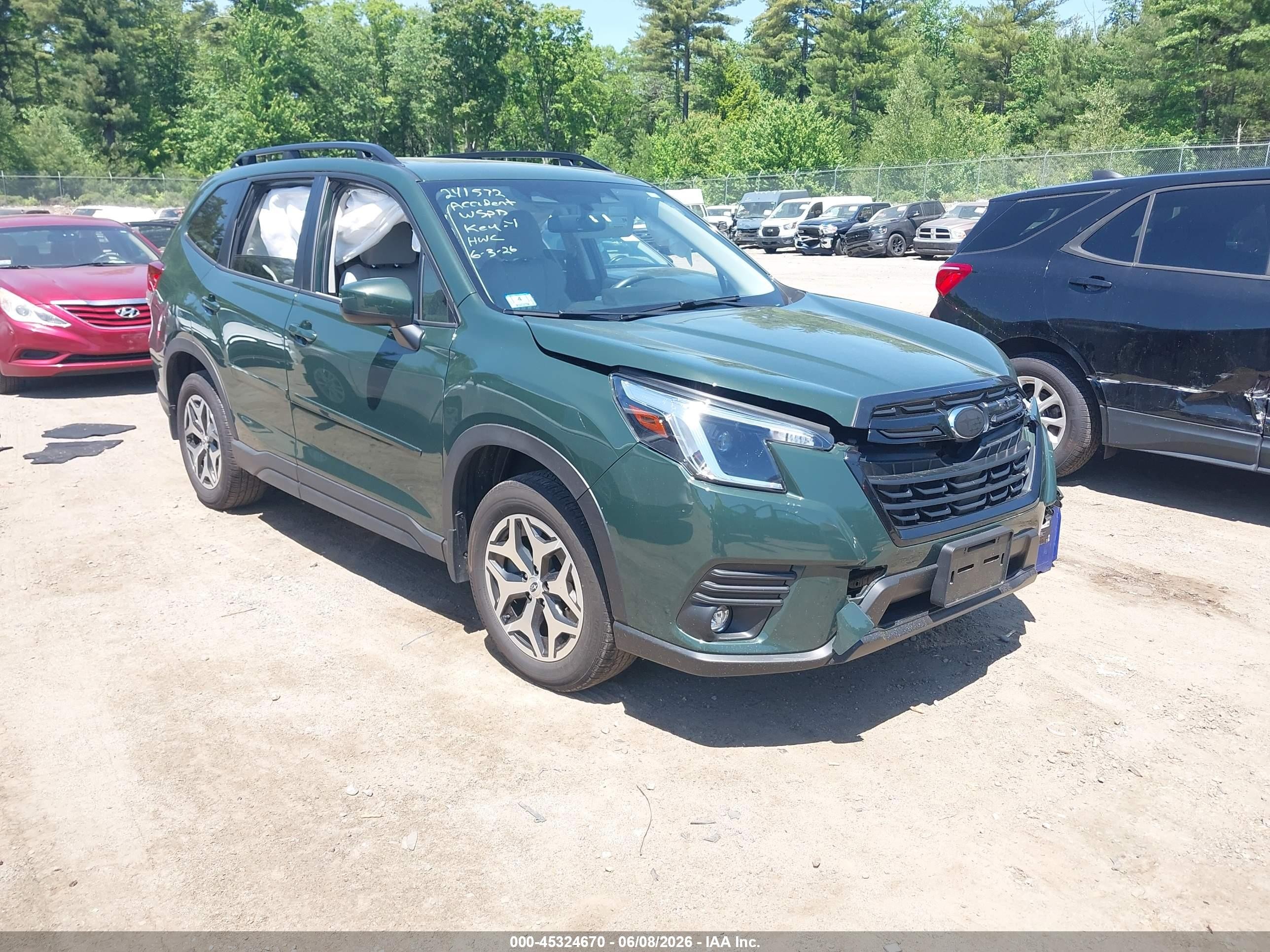 2024 Subaru Forester Premium, VIN JF2SKADC8RH497148 — Перед