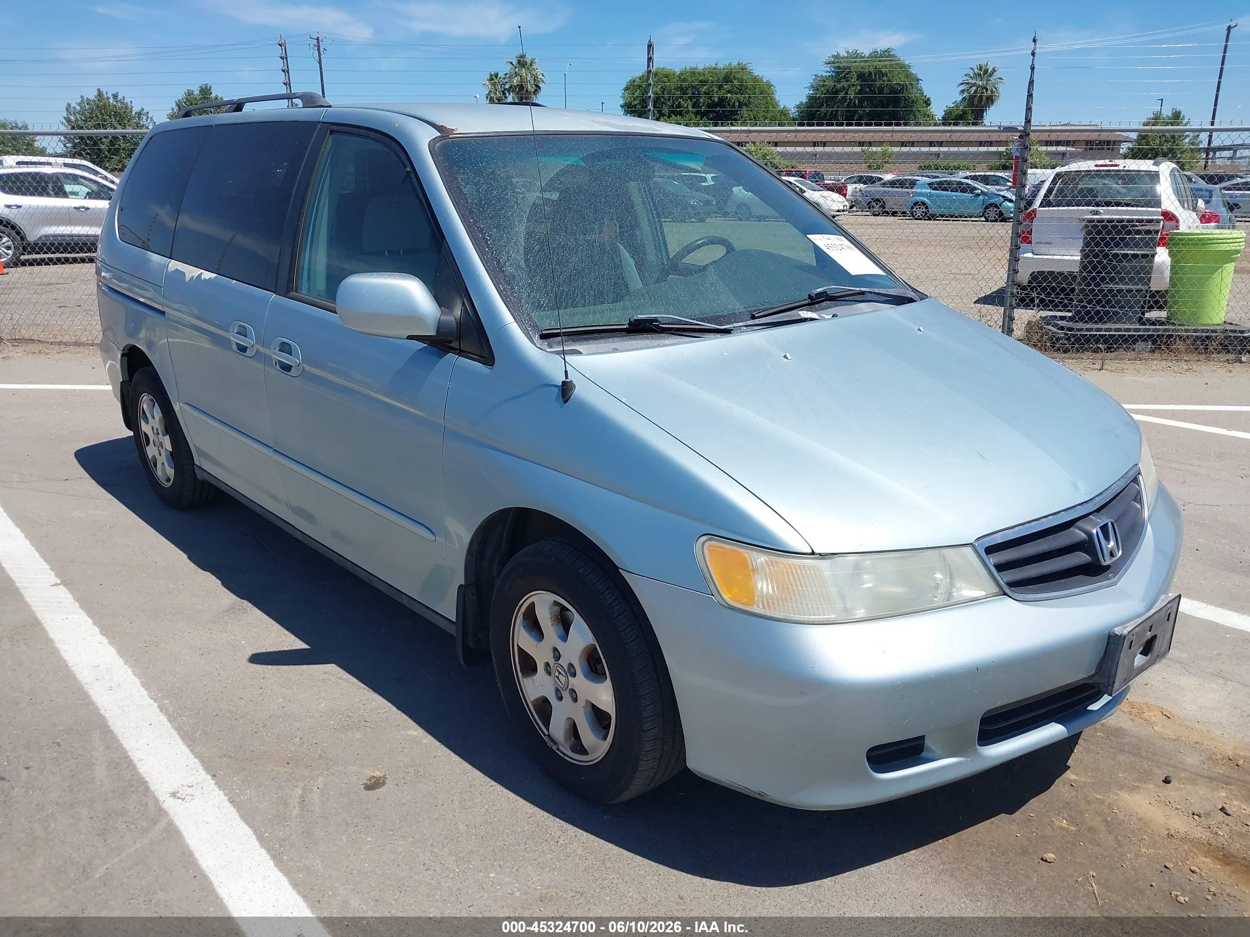 2004 Honda Odyssey EX, VIN 5FNRL18694B069676 — Rear end