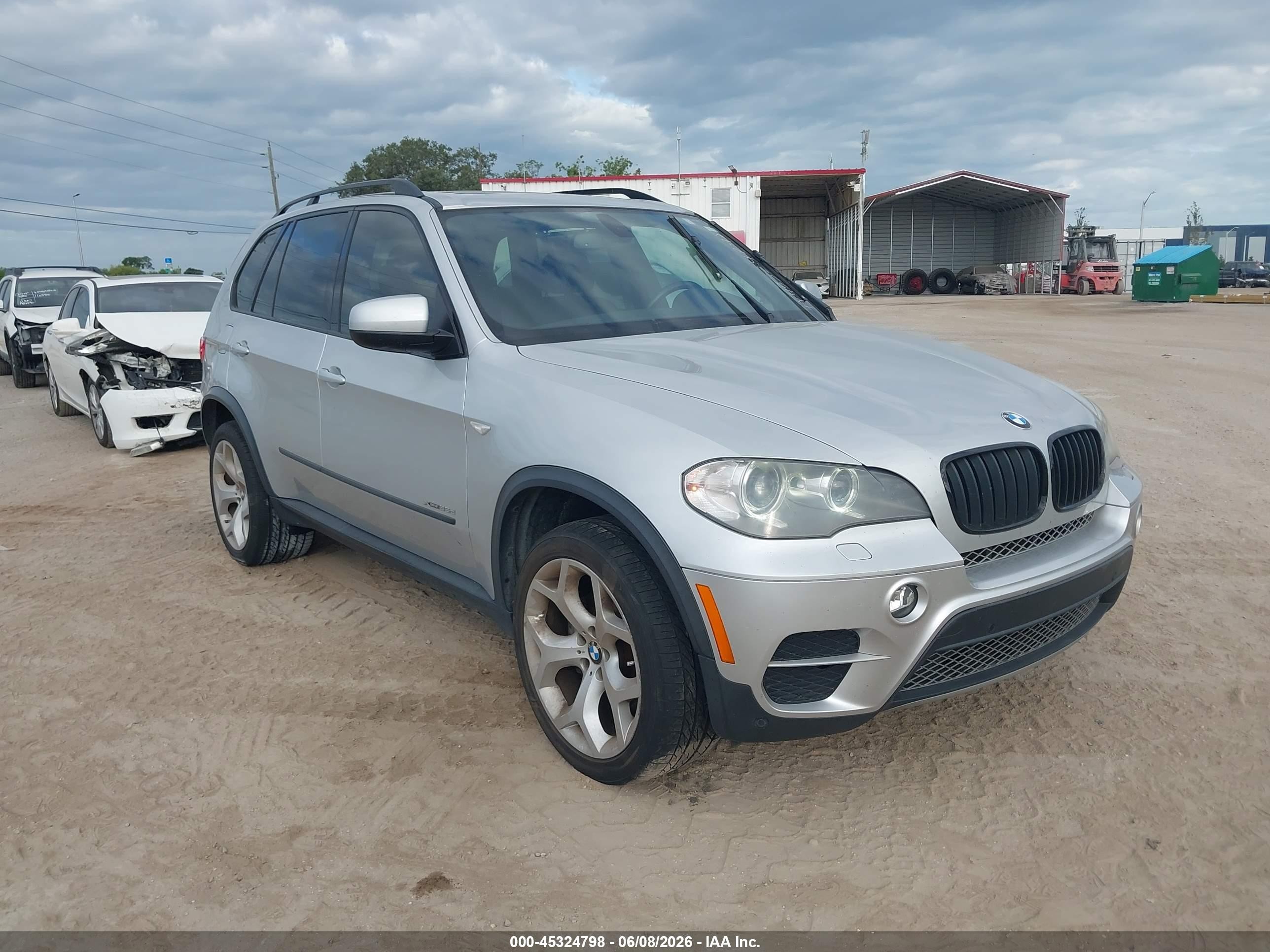2013 BMW X5 xDrive35d, VIN 5UXZW0C5XD0B96100 — Rear end