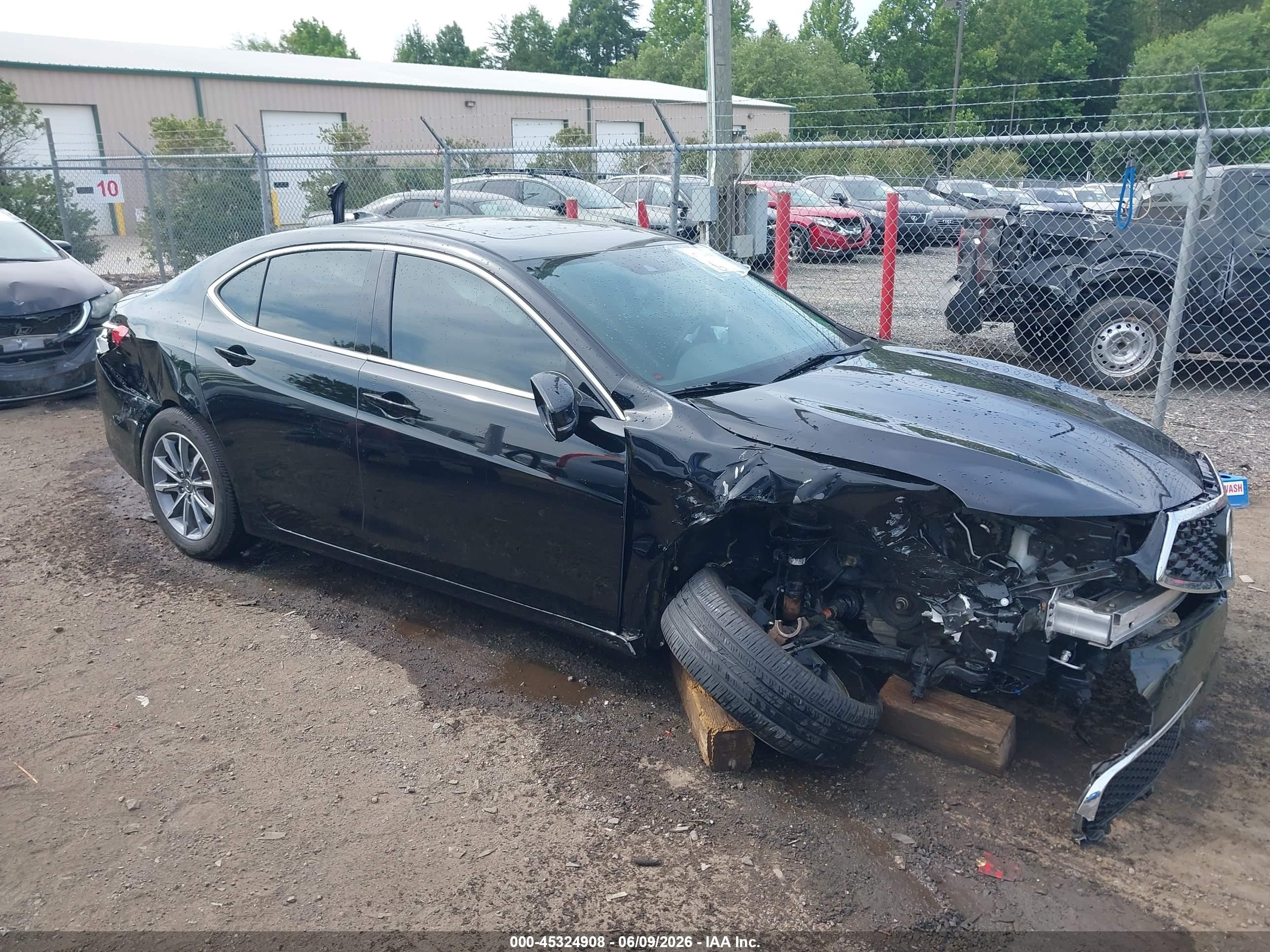 2018 Acura TLX, VIN 19UUB1F39JA010543 — Перед