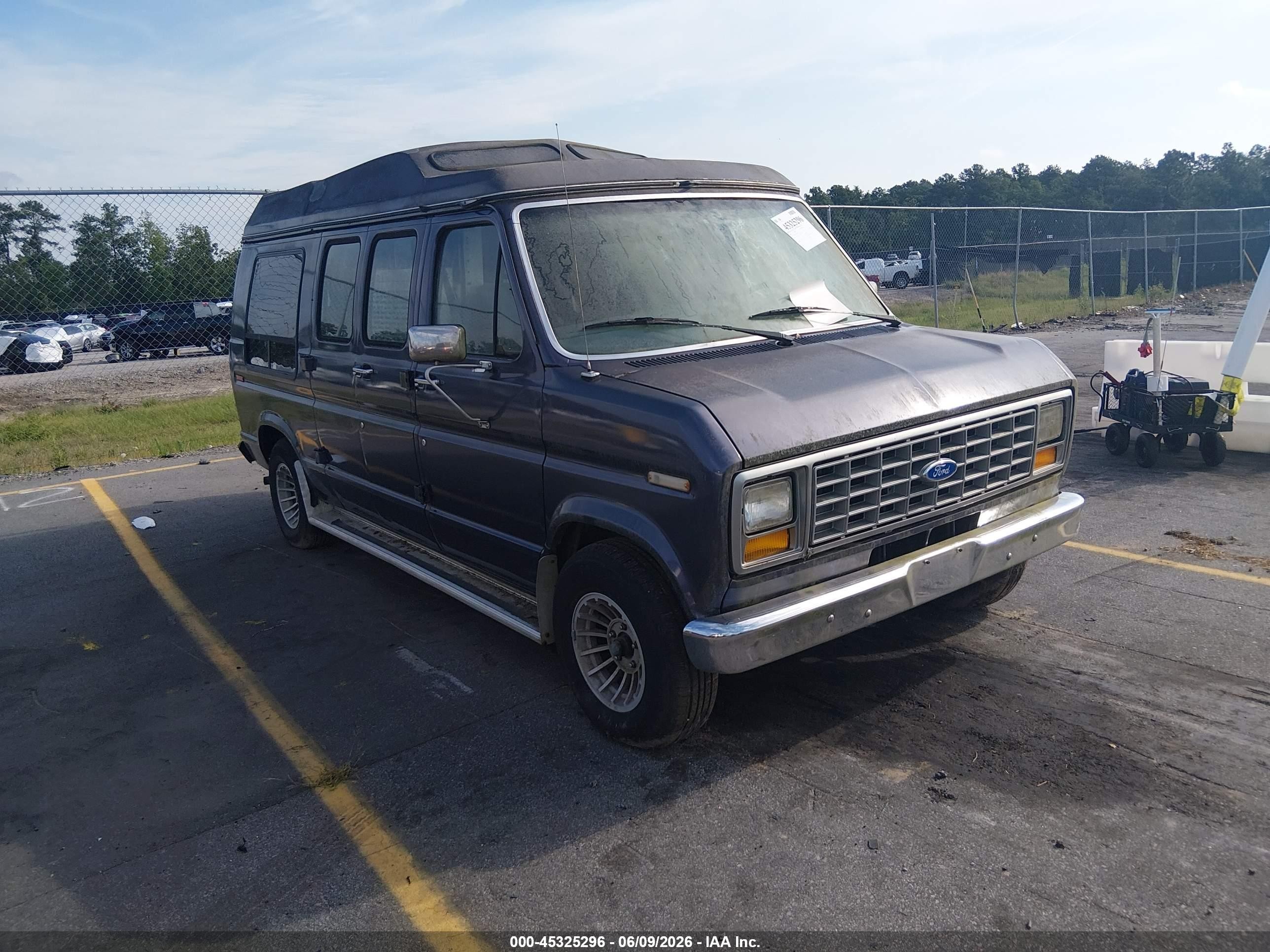 1987 Ford Econoline Cargo, VIN 1FDDE14H7HHB49152 — All over
