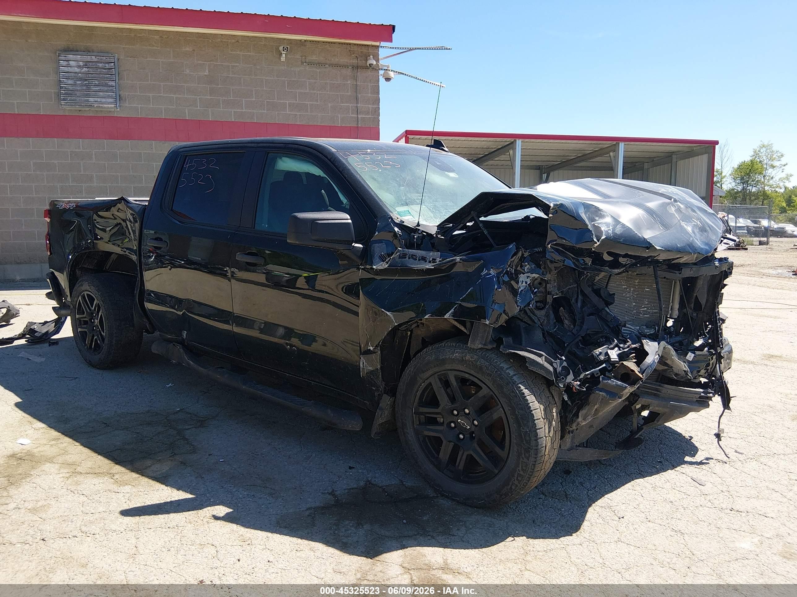 2022 Chevrolet Silverado 1500 Custom, VIN 1GCPDBEK7NZ514973 — Front end