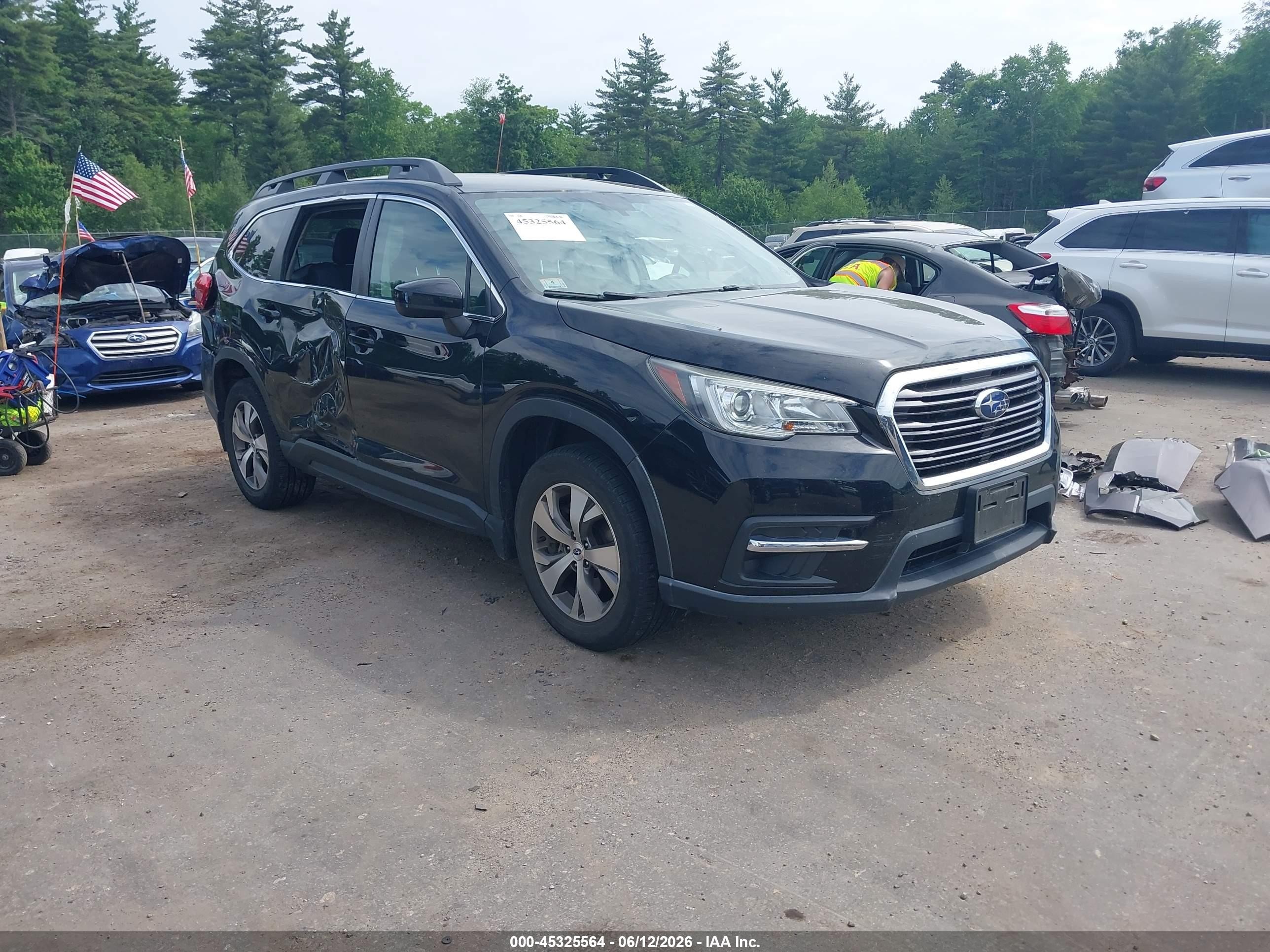 2020 Subaru Ascent Premium, VIN 4S4WMAFD4L3414850 — Side