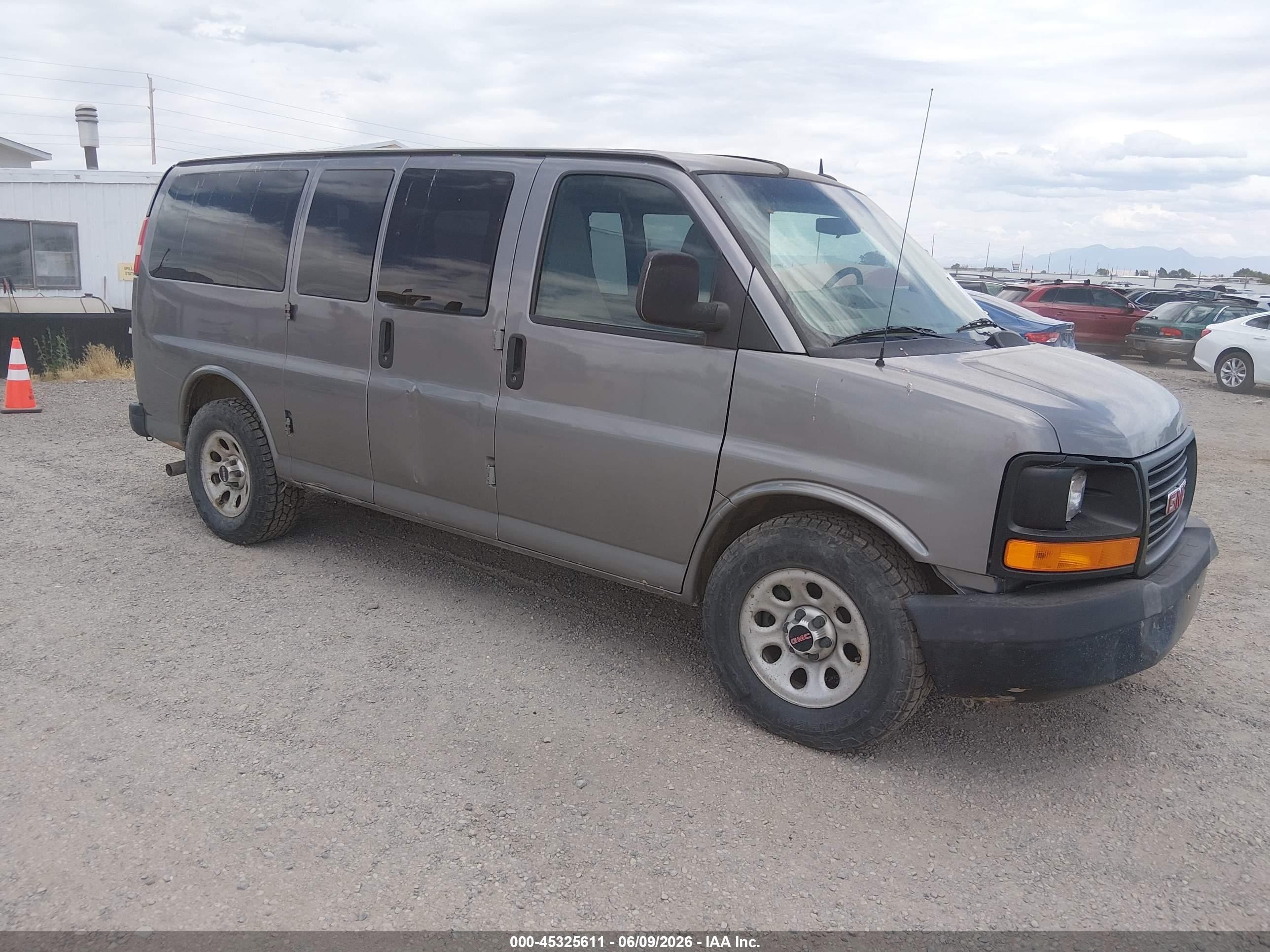 2011 GMC Savana, VIN 1GKS8BF40B1188706 — Normal wear