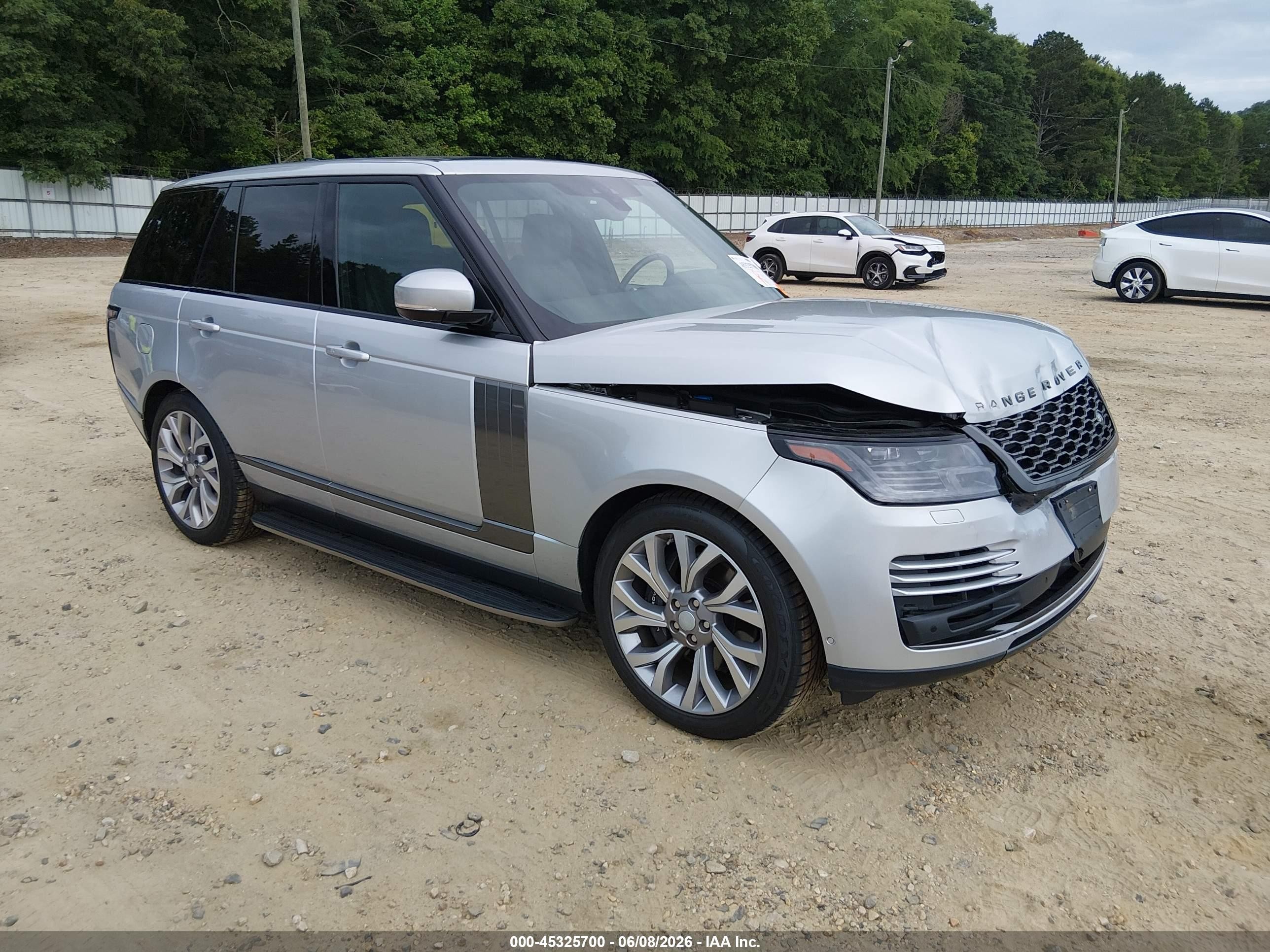 2019 Land Rover Range Rover HSE, VIN SALGS2SV6KA563170 — Front end