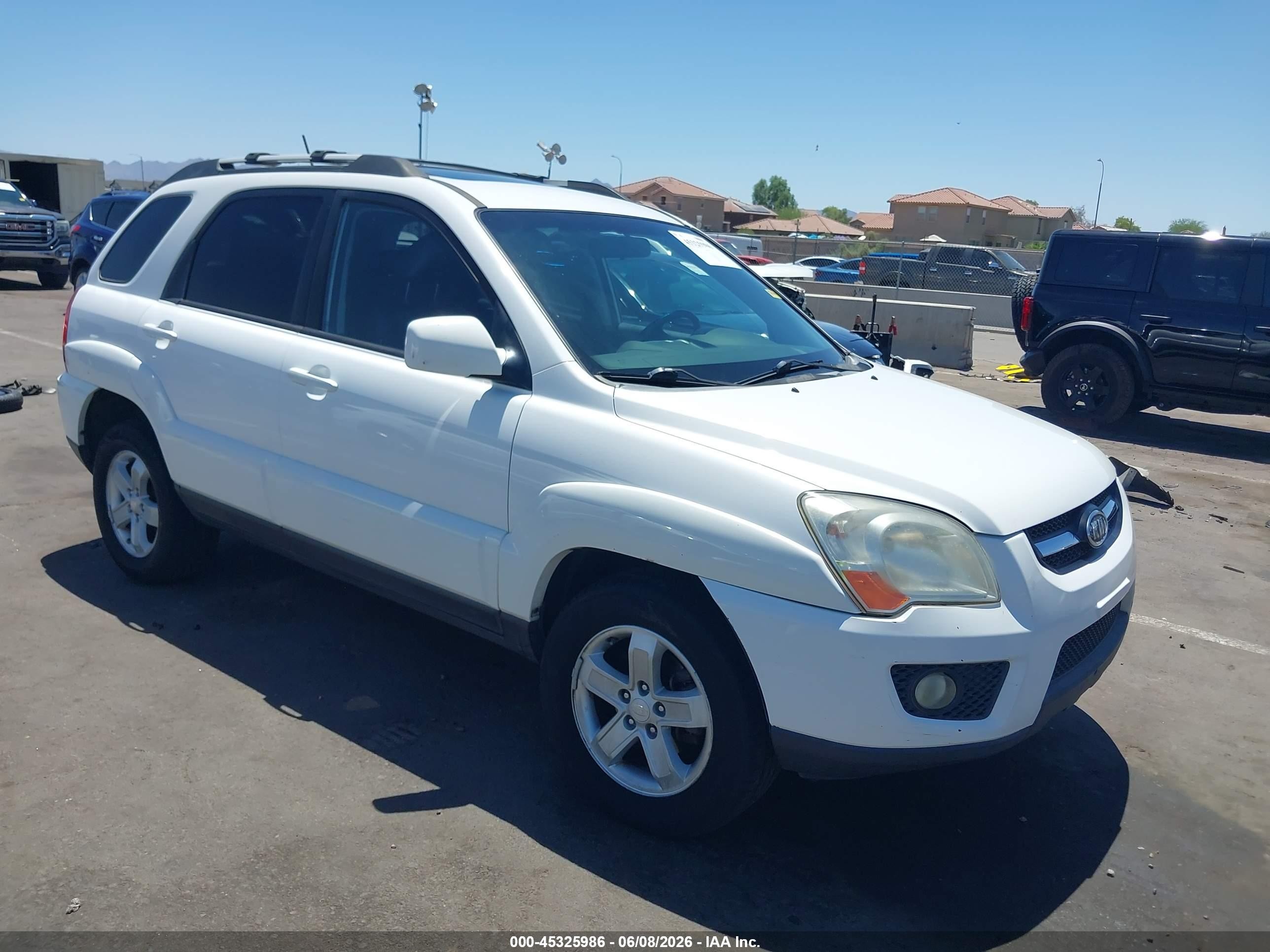 2009 Kia Sportage LX, VIN KNDJE723597568853 — Front end