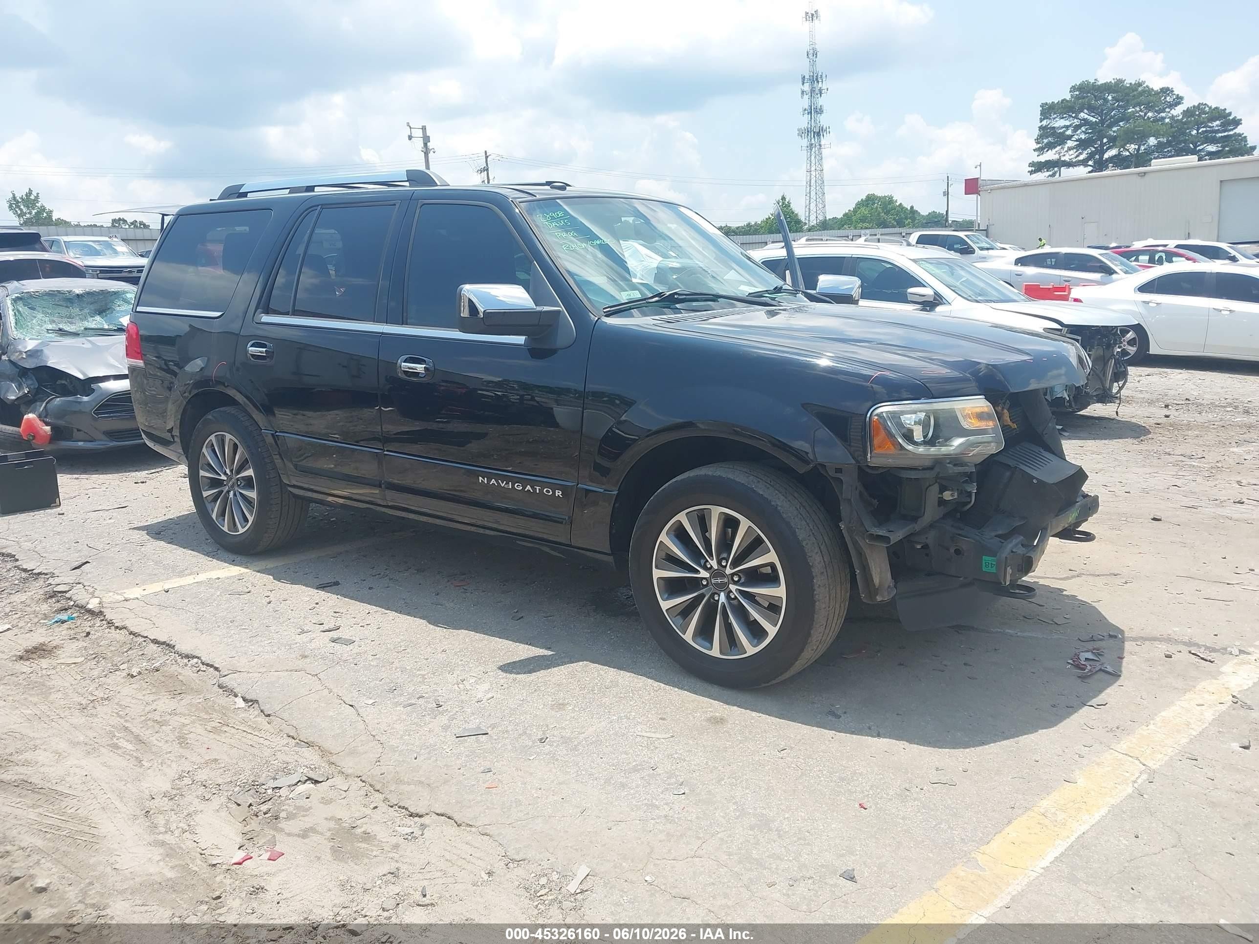 2017 Lincoln Navigator Select, VIN 5LMJJ2JT5HEL00758 — Front end