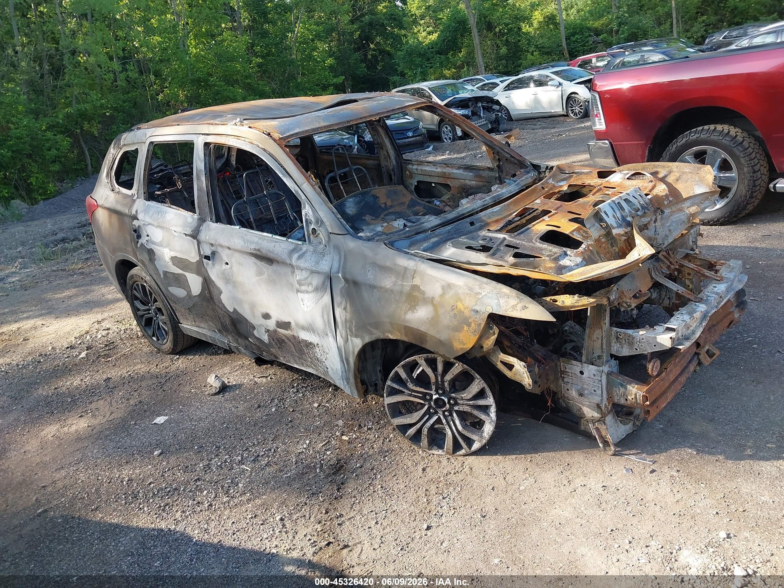 2018 Mitsubishi Outlander ES, VIN JA4AZ3A39JZ021697 — Burn
