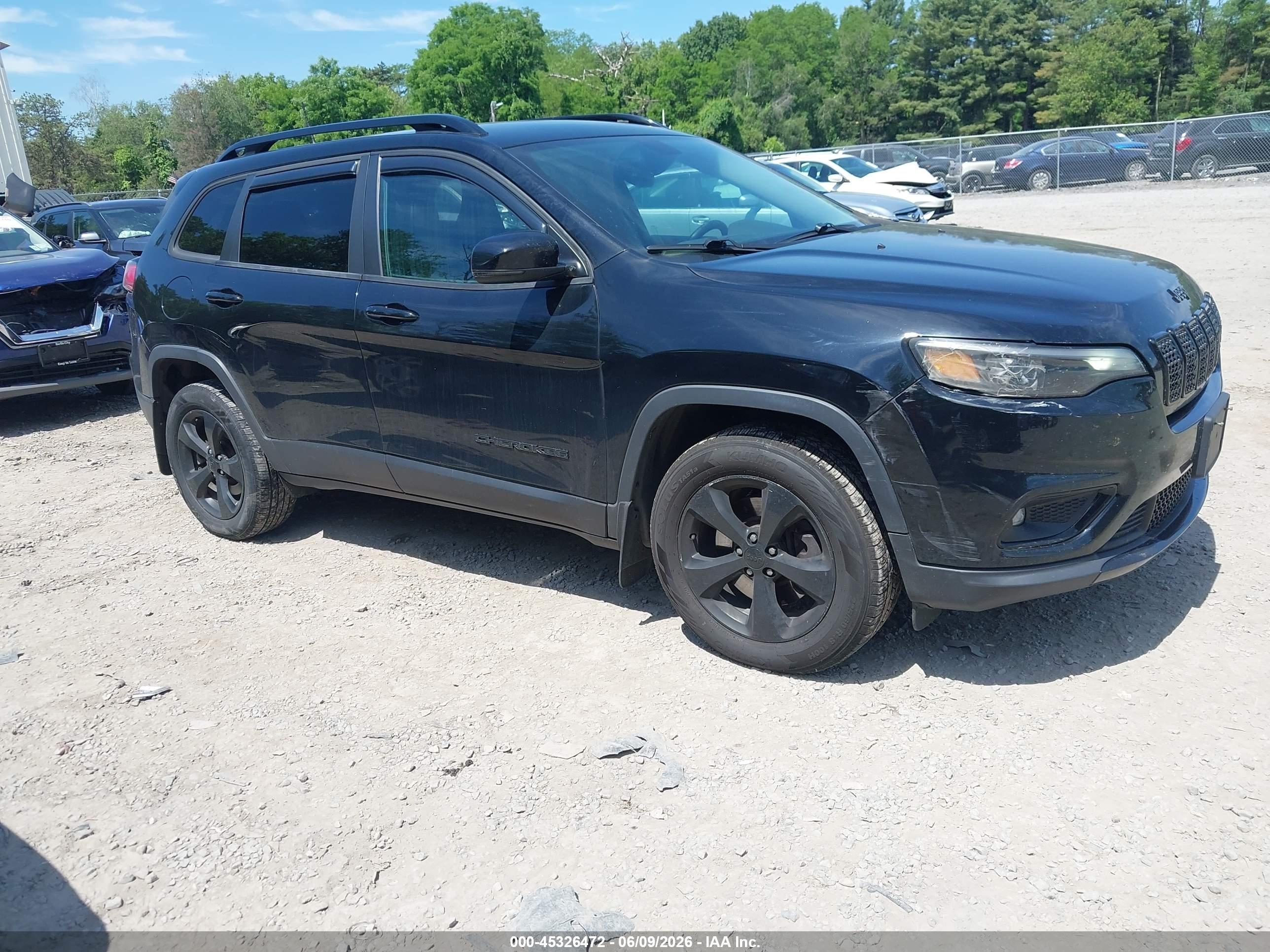 2020 Jeep Cherokee Altitude, VIN 1C4PJMLB8LD539737 — Front end