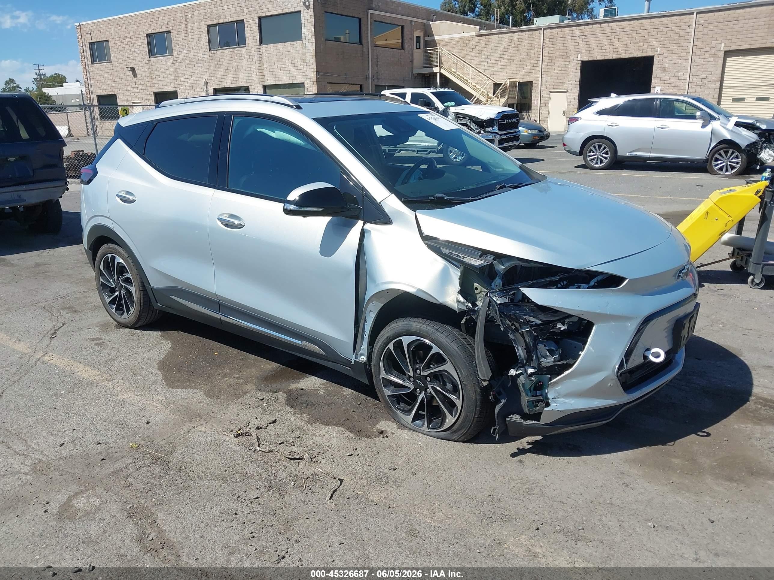 2022 Chevrolet Bolt EUV Premier, VIN 1G1FZ6S02N4109679 — Front end