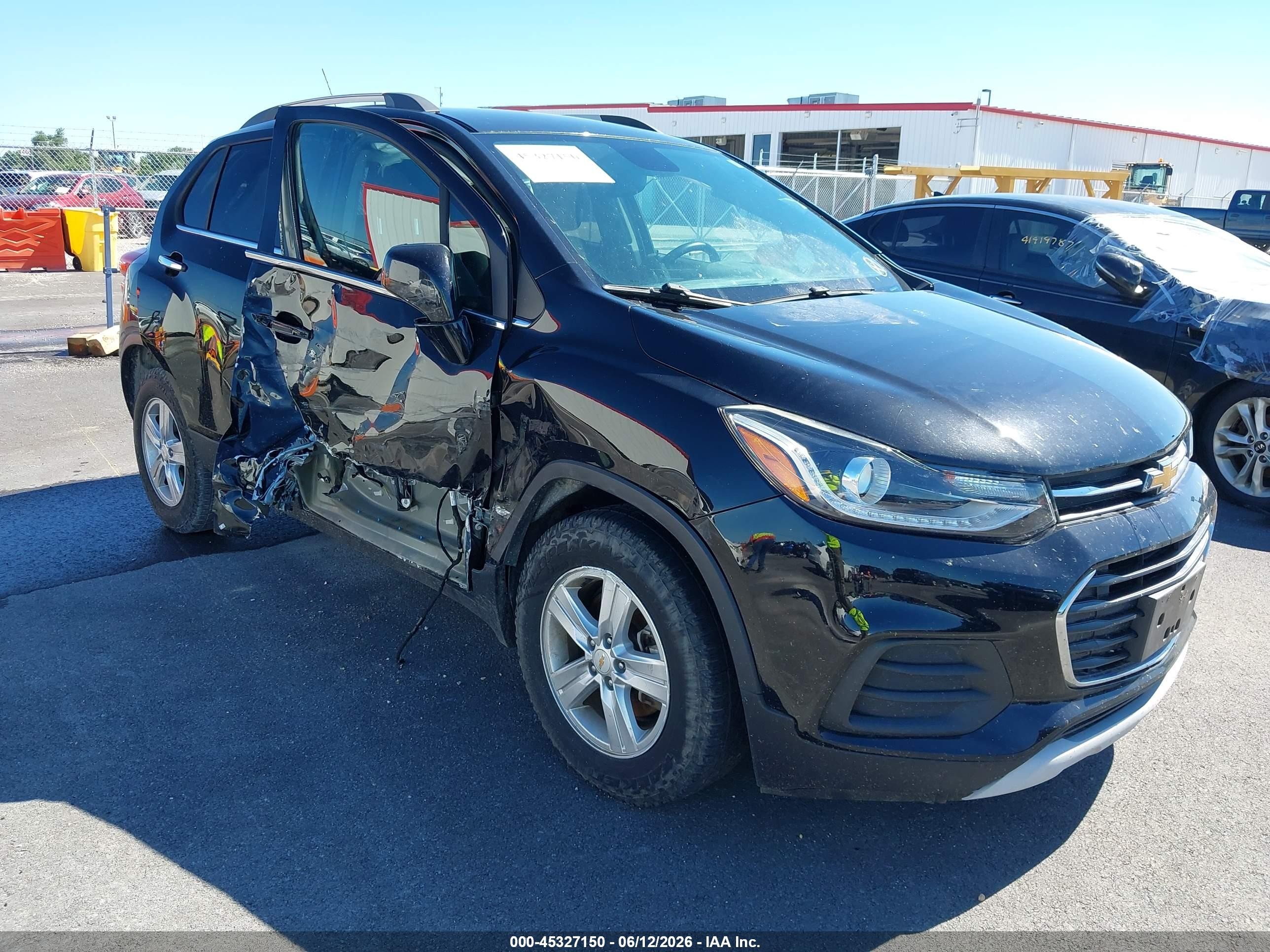 2020 Chevrolet Trax LT, VIN KL7CJLSB9LB016066 — Side