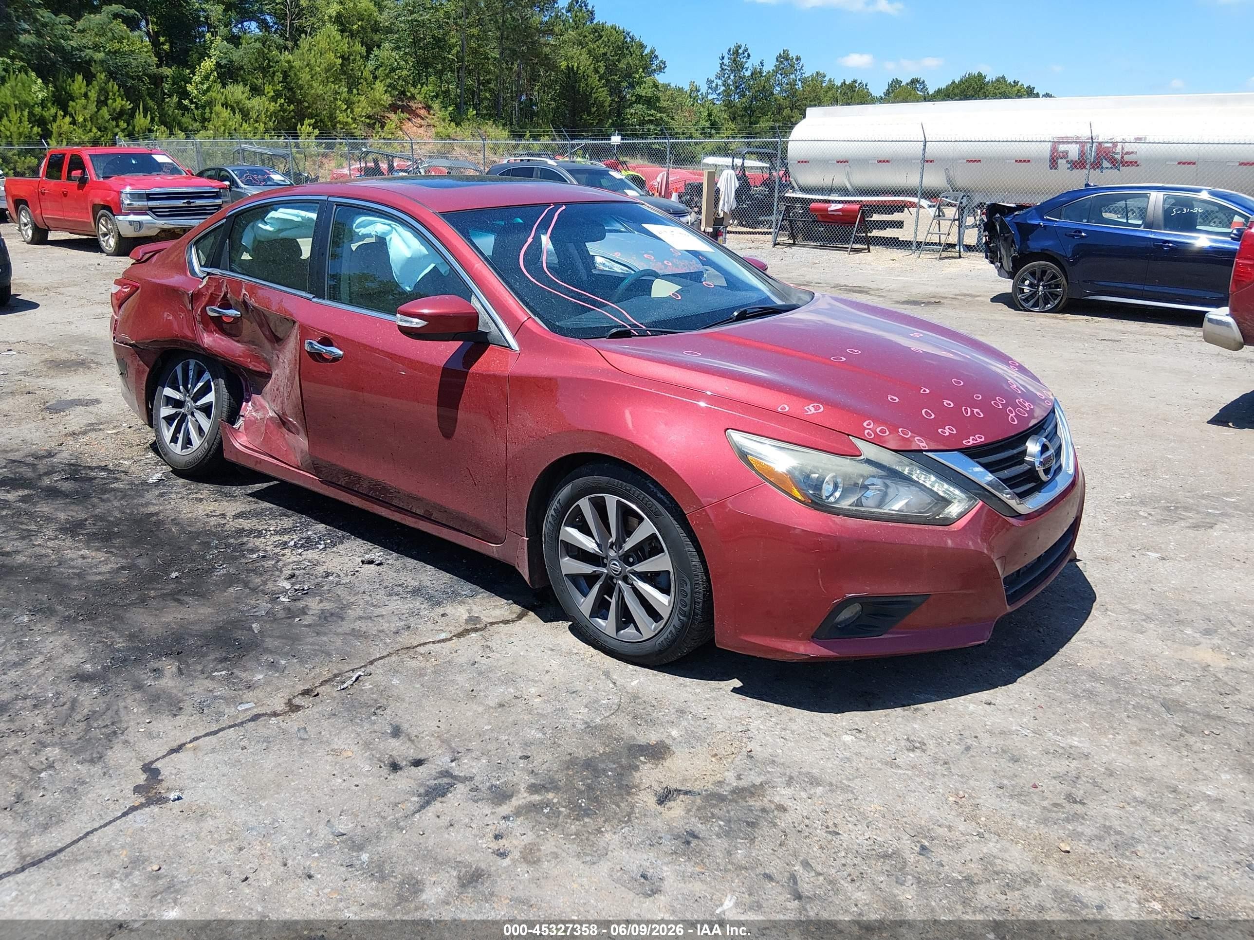 2016 Nissan Altima SL, VIN 1N4AL3AP2GC239203 — Side