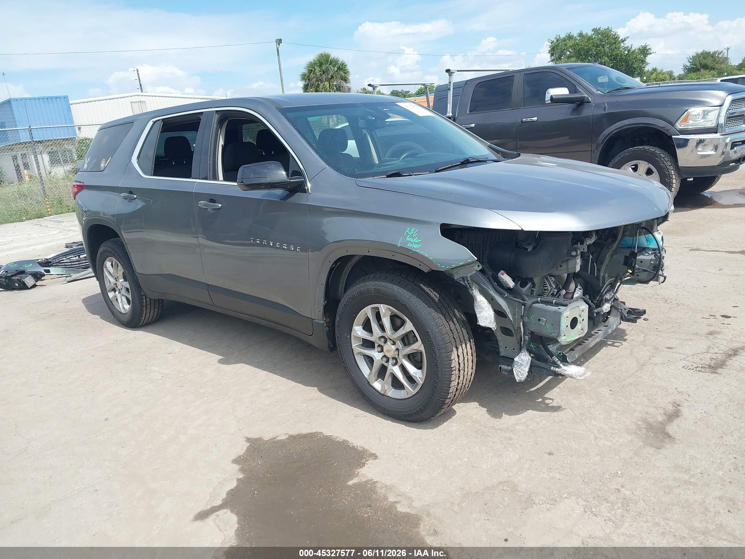 2019 Chevrolet Traverse LS, VIN 1GNERFKW8KJ316928 — Front end