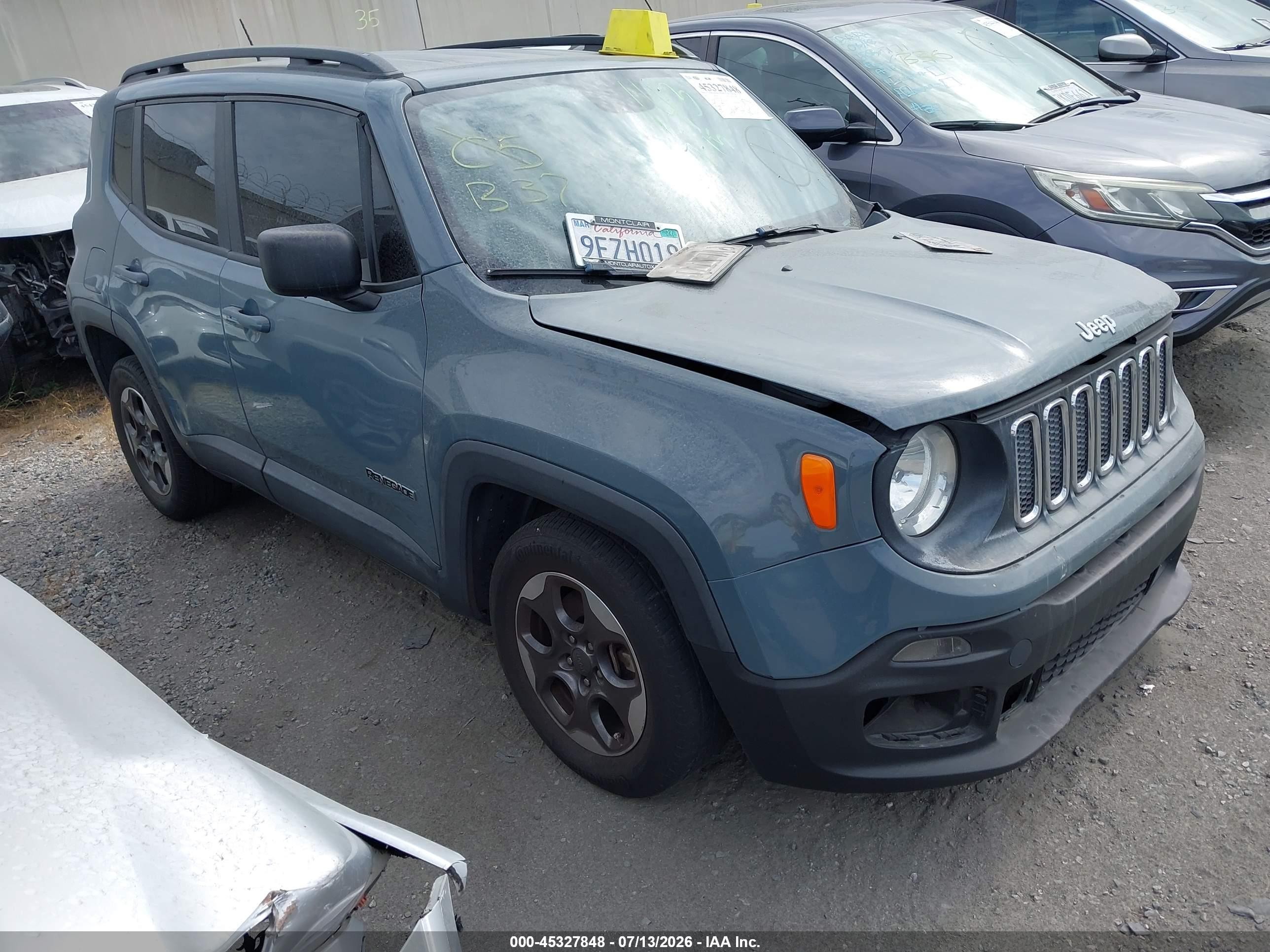 2017 Jeep Renegade Sport, VIN ZACCJAAB4HPF61842 — Front end