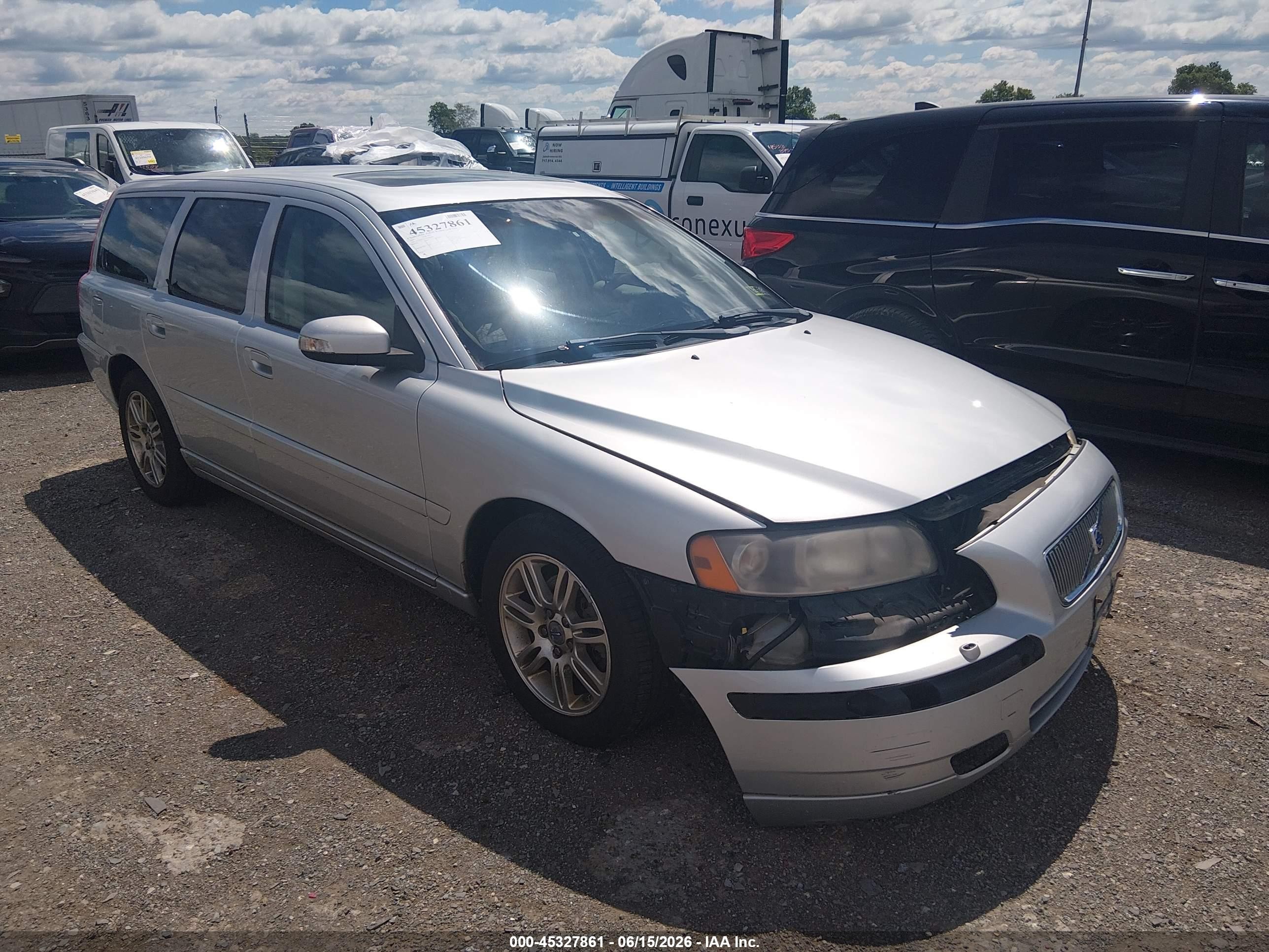 2007 Volvo V70 2.4L, VIN YV1SW612572650980 — Normal wear