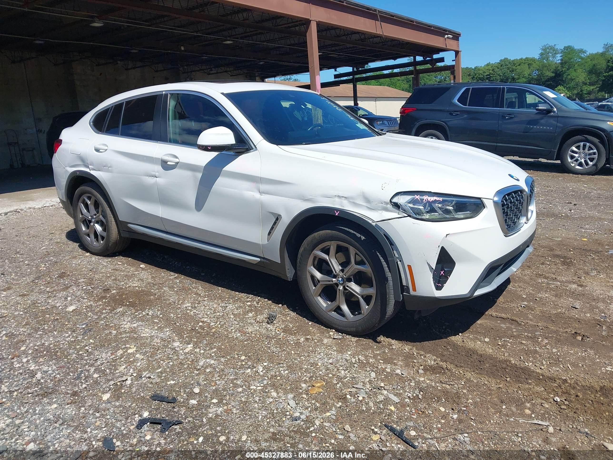 2022 BMW X4 xDrive30i, VIN 5UX33DT02N9J37370 — Side