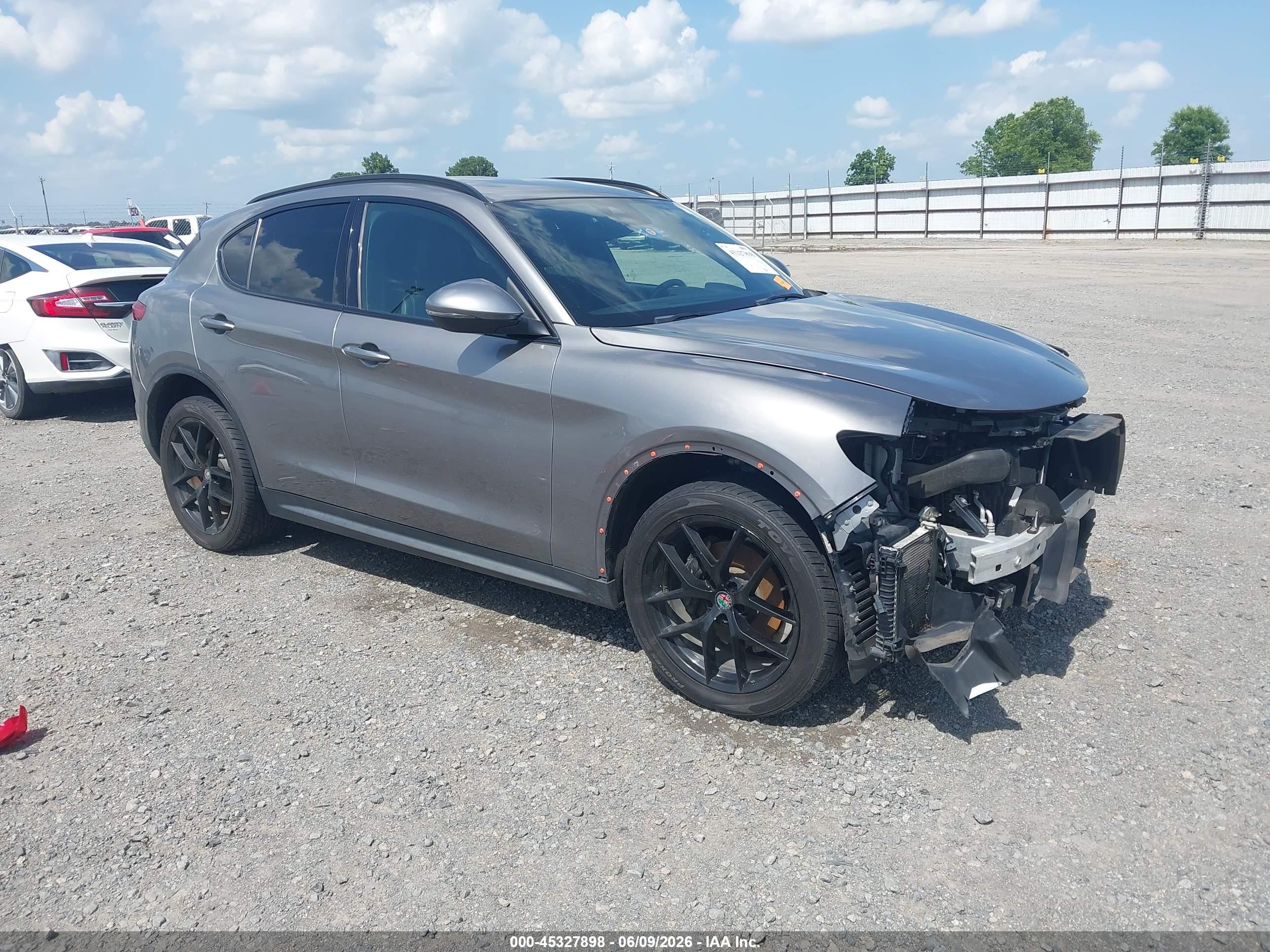 2018 Alfa Romeo Stelvio Ti Sport, VIN ZASFAKNN3J7B81585 — Front end