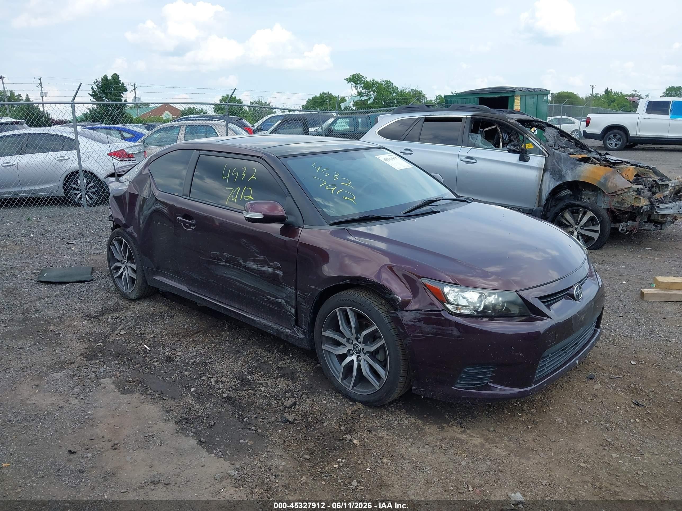 2011 Scion tC, VIN JTKJF5C7XB3015222 — Side