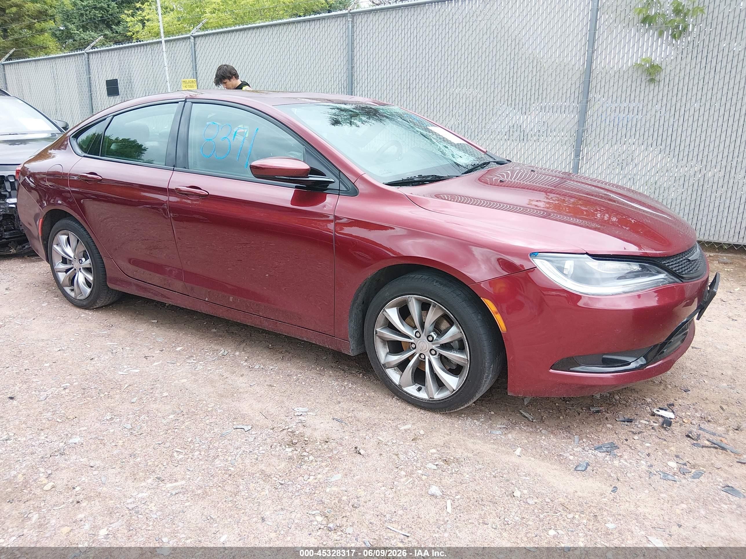 2016 Chrysler 200 S, VIN 1C3CCCBB6GN115661 — Крыша