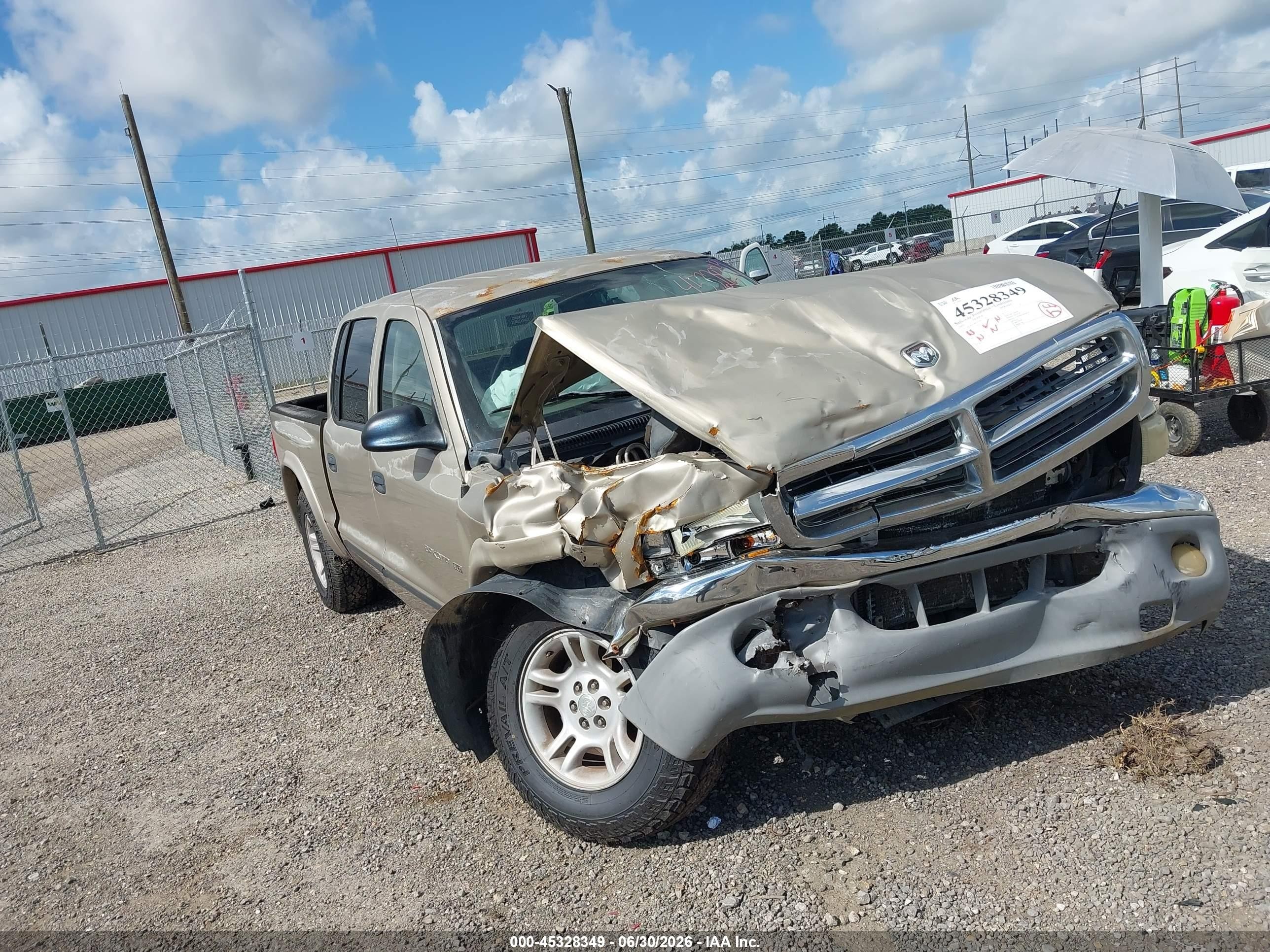 2002 Dodge Dakota SLT, VIN 1B7HL48N92S675354 — Front end