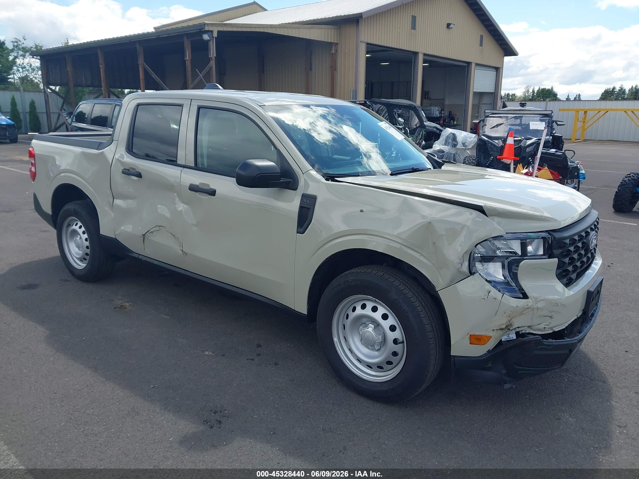 2025 Ford Maverick XL, VIN 3FTTW8BA5SRB67490 — Side
