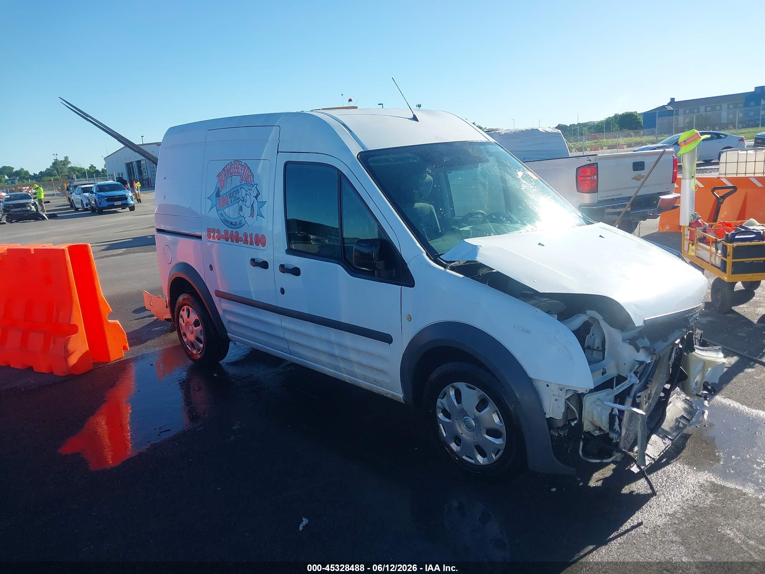 2010 Ford Transit Connect XLT, VIN NM0LS7DN4AT027785 — Front end