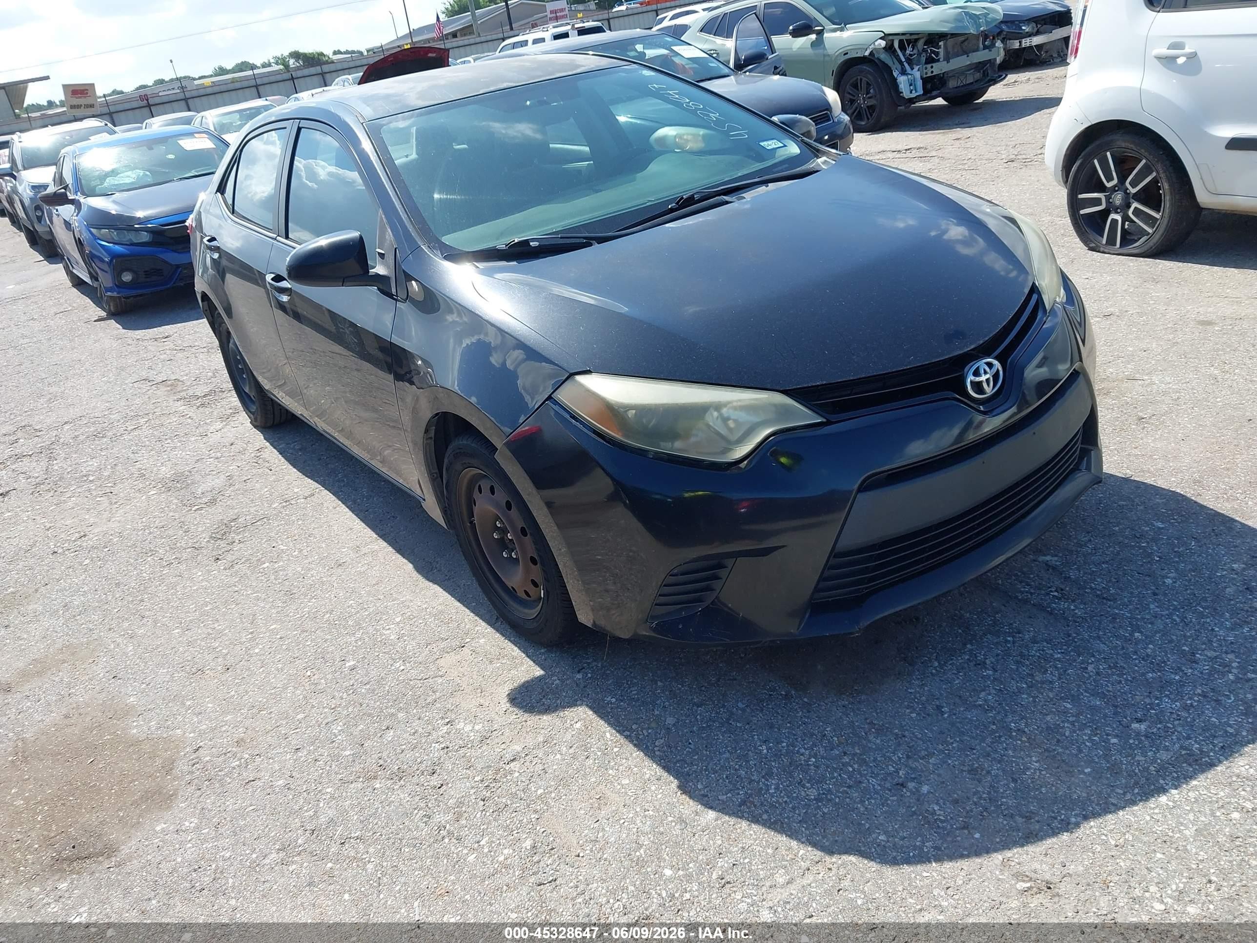 2014 Toyota Corolla LE, VIN 5YFBURHE3EP079579 — Normal wear
