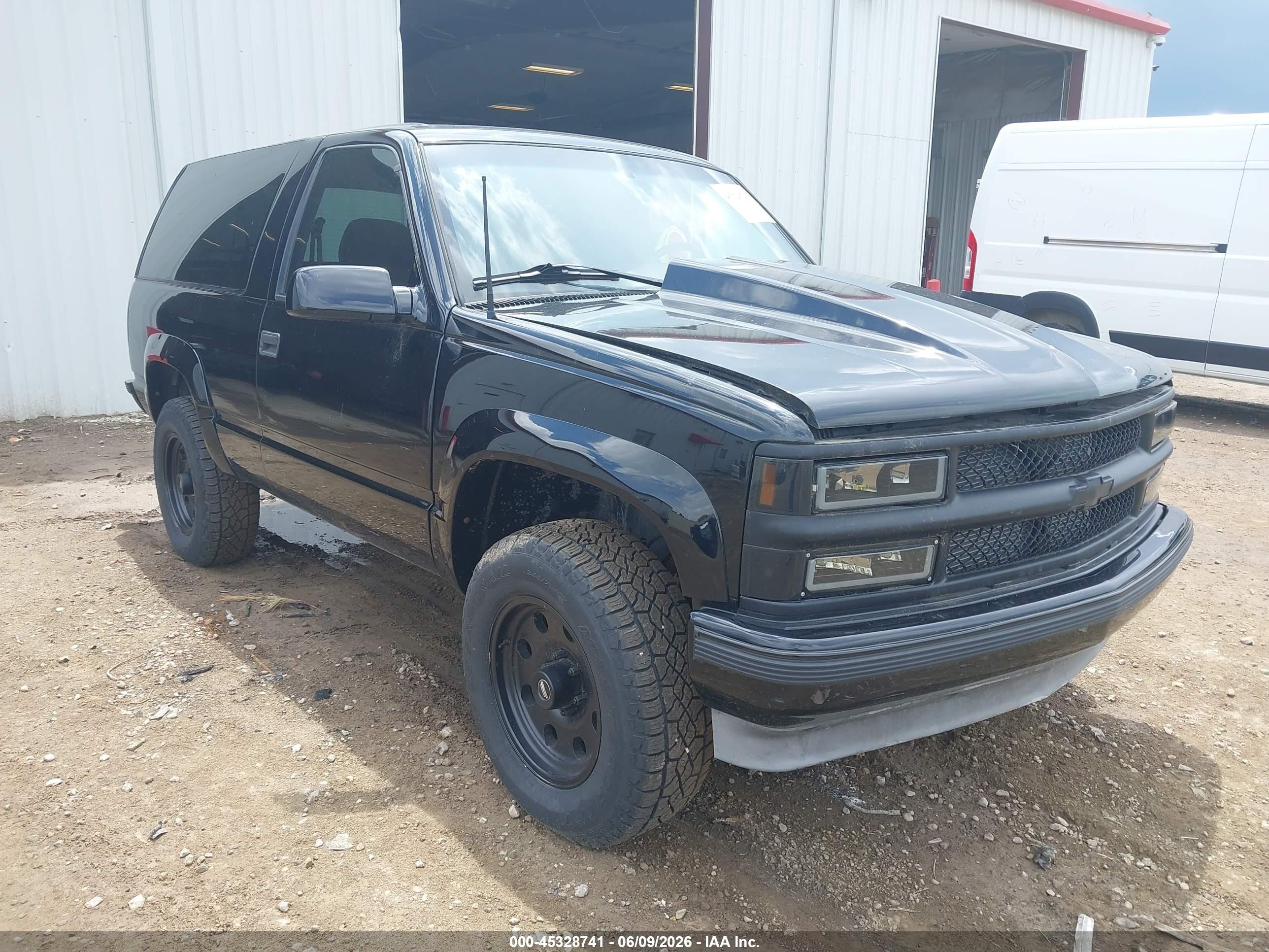 1996 Chevrolet Tahoe, VIN 3GNEK18R7TG147187 — Normal wear