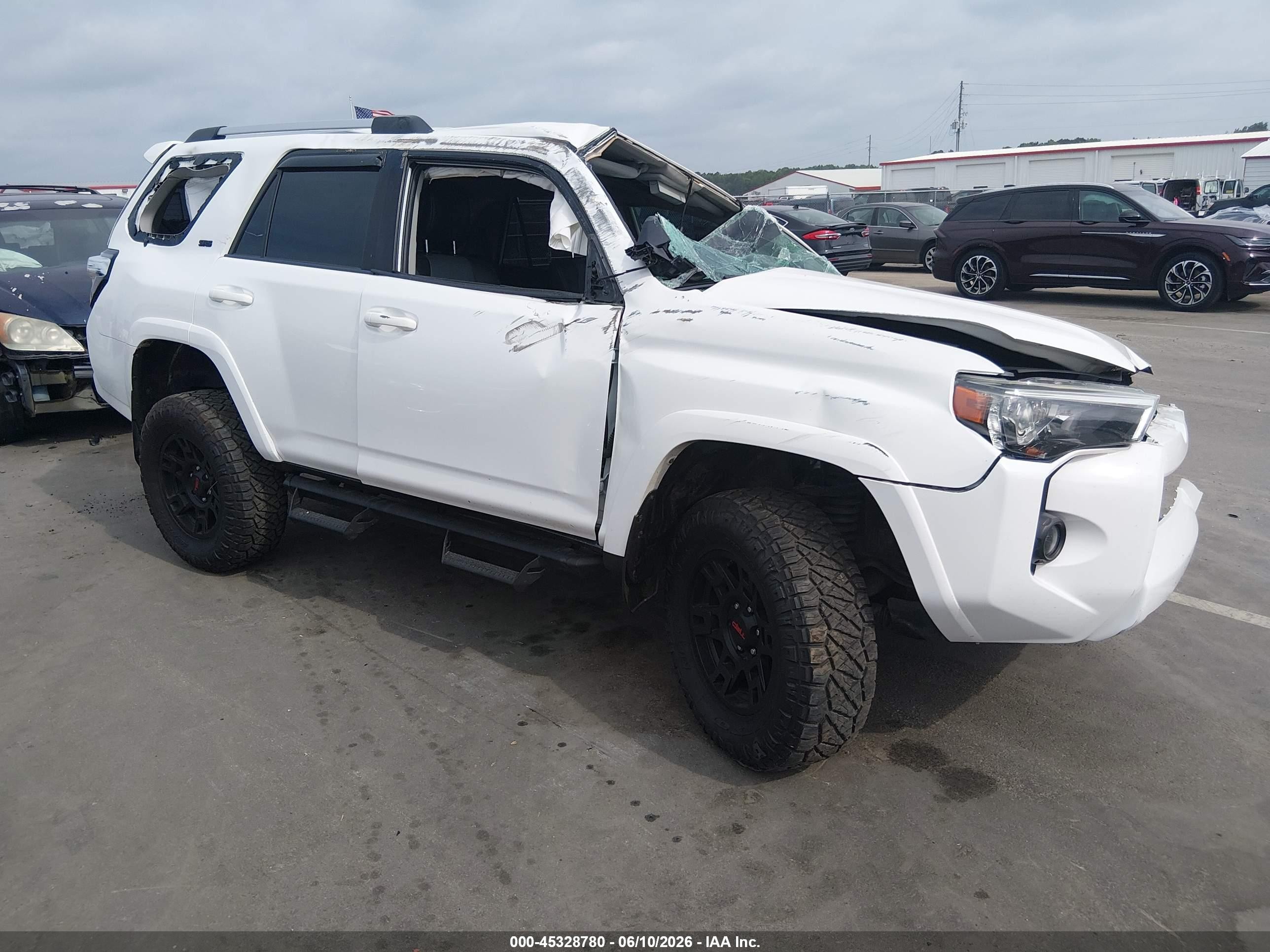 2019 Toyota 4Runner TRD Off Road Premium, VIN JTEBU5JR2K5731814 — Rollover
