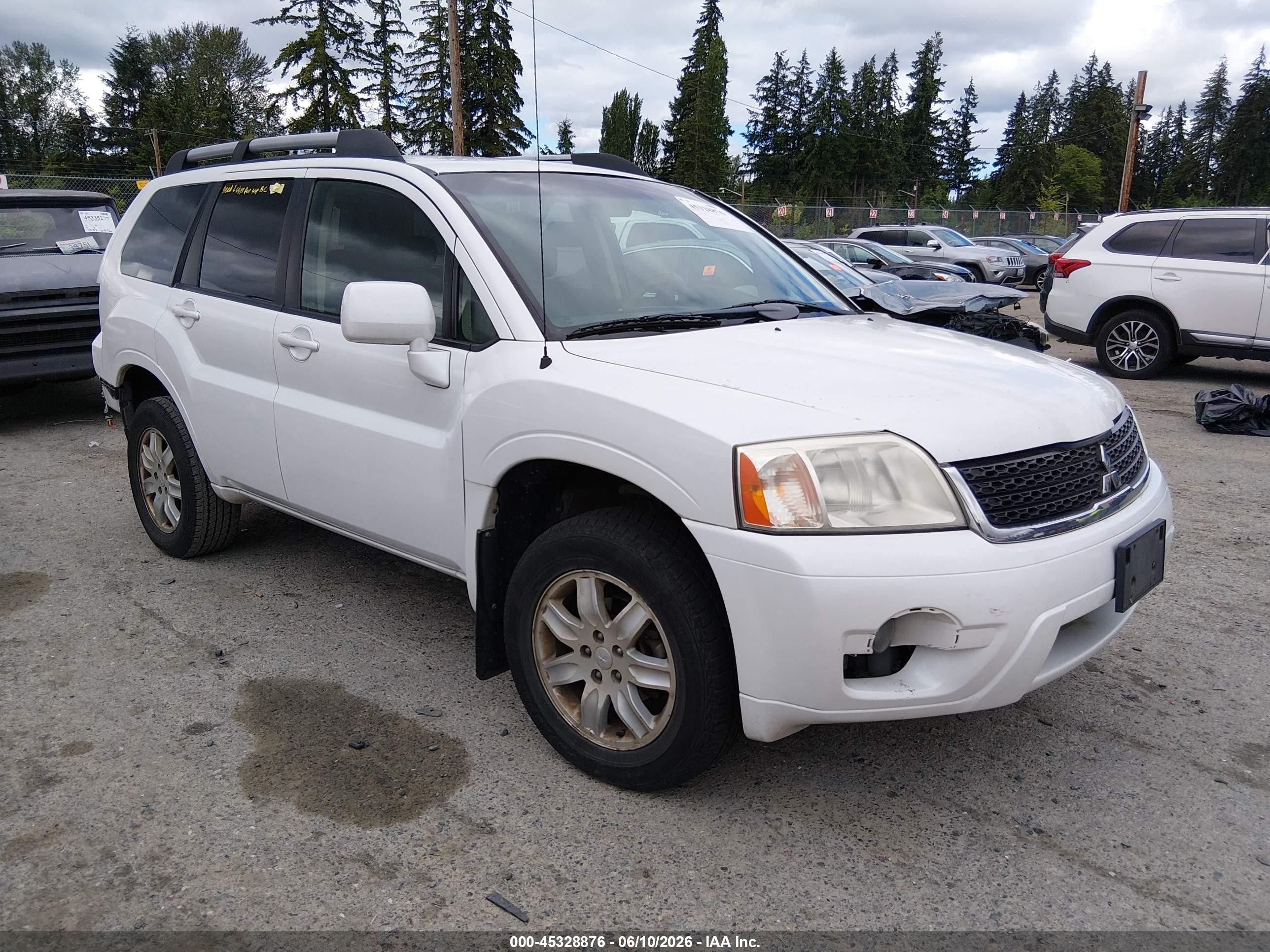 2011 Mitsubishi Endeavor LS, VIN 4A4JN2AS3BE030352 — Rear end