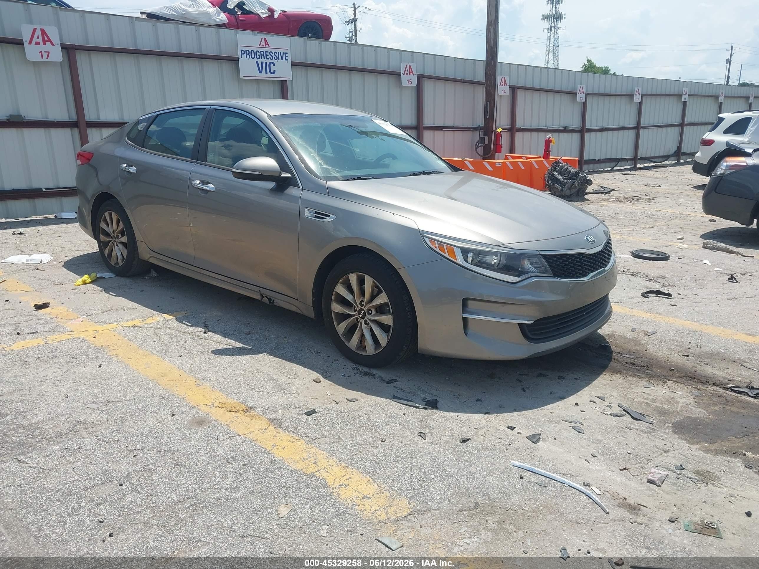 2018 Kia Optima S, VIN 5XXGT4L31JG271572 — После угона